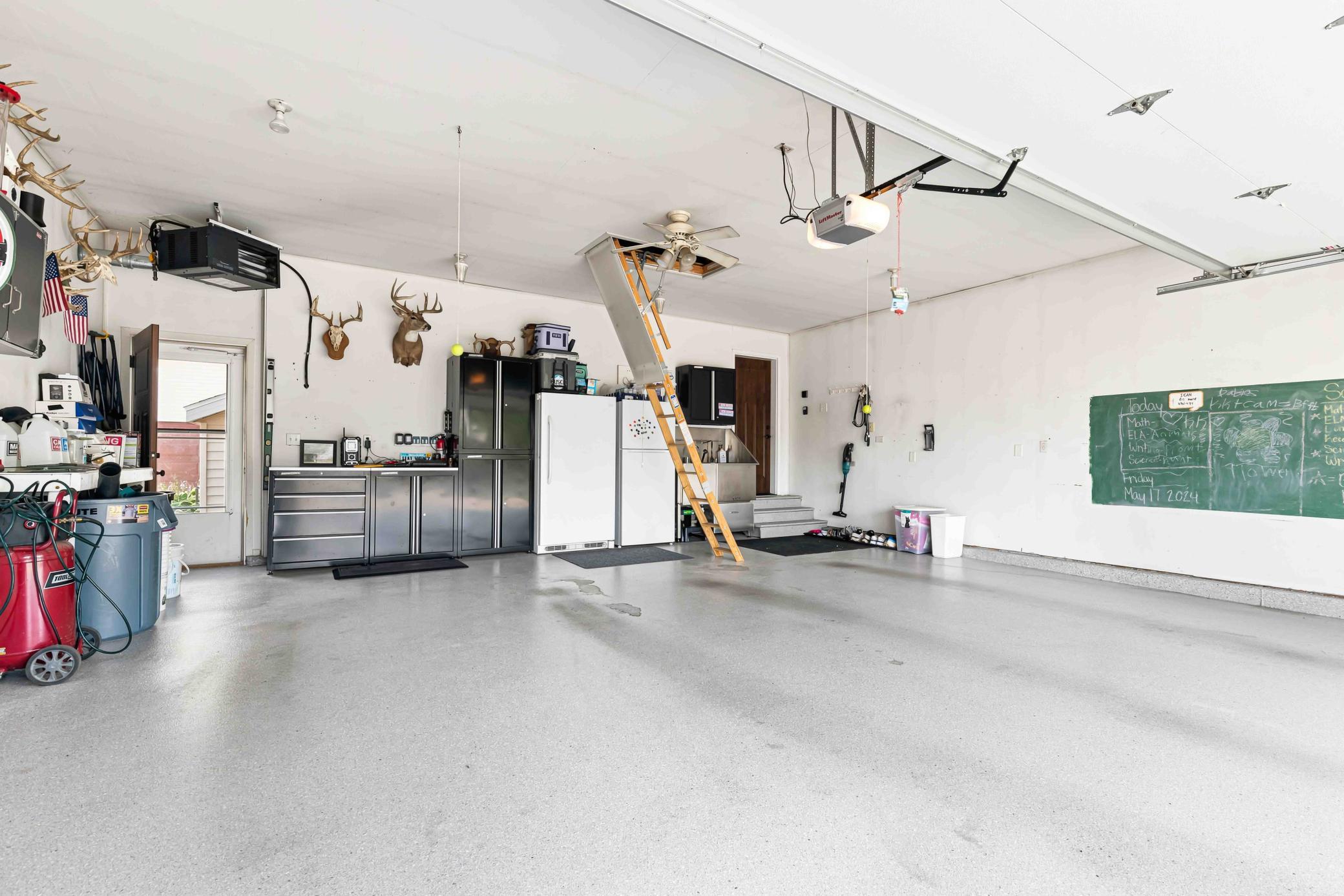 1999 single family home for sale at 611 11th Street W in West Fargo, ND — 4 bed, 3 bath (photo 50 of 67)