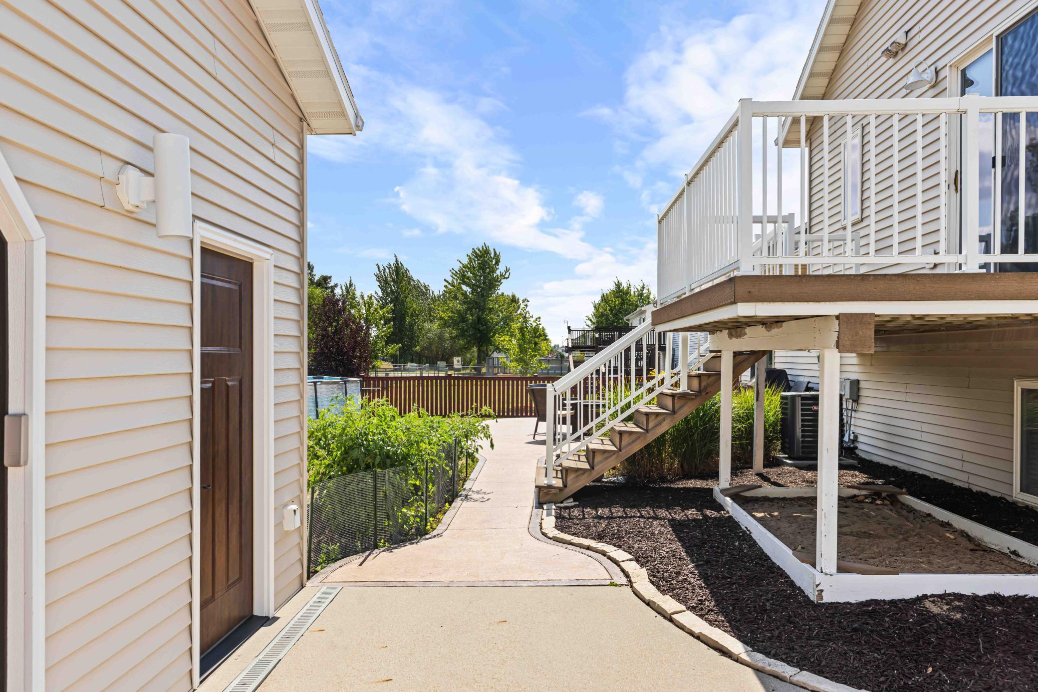 1999 single family home for sale at 611 11th Street W in West Fargo, ND — 4 bed, 3 bath (photo 53 of 67)