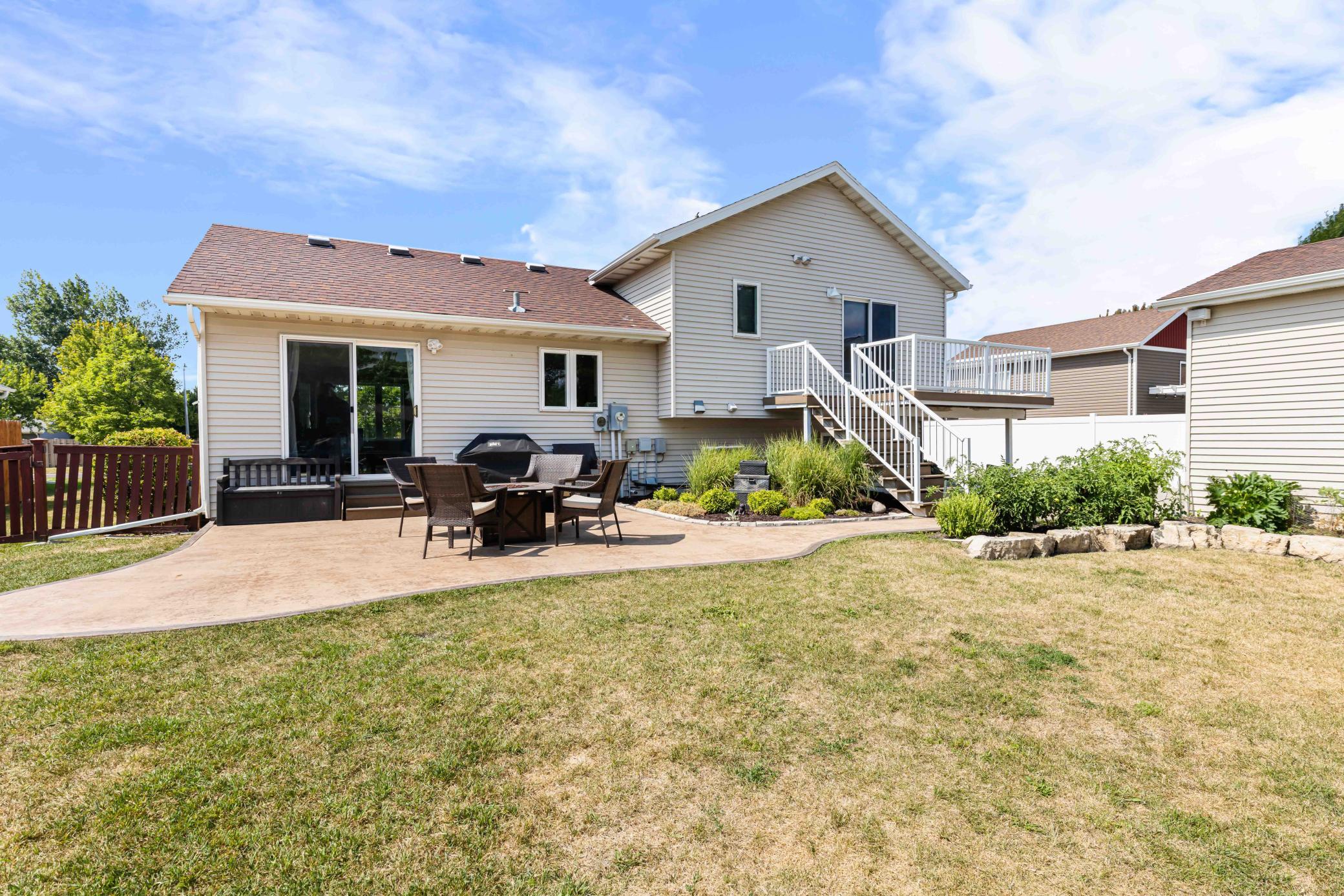 1999 single family home for sale at 611 11th Street W in West Fargo, ND — 4 bed, 3 bath (photo 57 of 67)