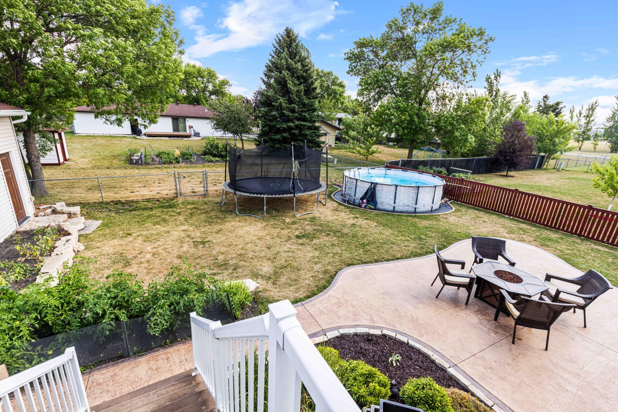 1999 single family home for sale at 611 11th Street W in West Fargo, ND — 4 bed, 3 bath (photo 58 of 67)