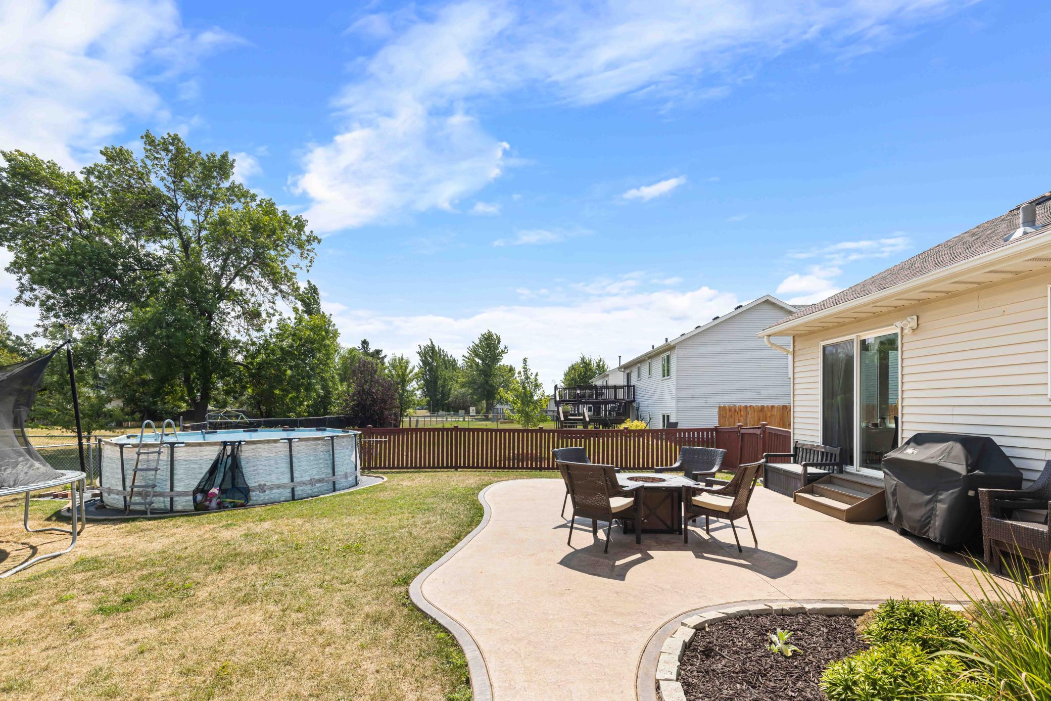 1999 single family home for sale at 611 11th Street W in West Fargo, ND — 4 bed, 3 bath (photo 59 of 67)
