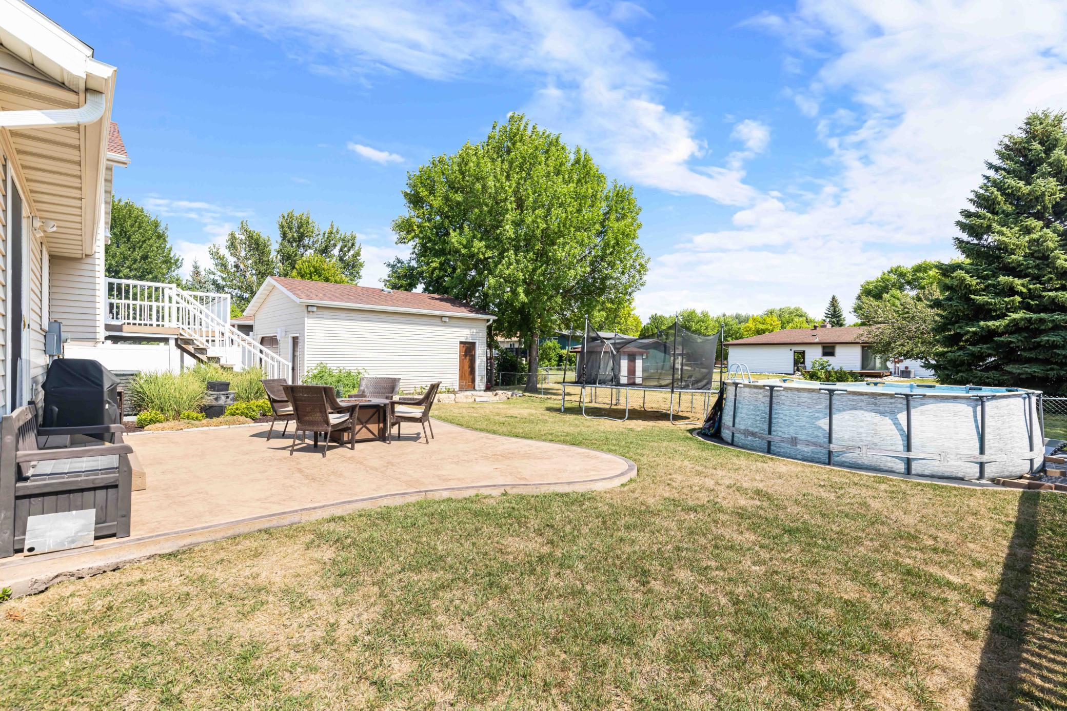 1999 single family home for sale at 611 11th Street W in West Fargo, ND — 4 bed, 3 bath (photo 60 of 67)