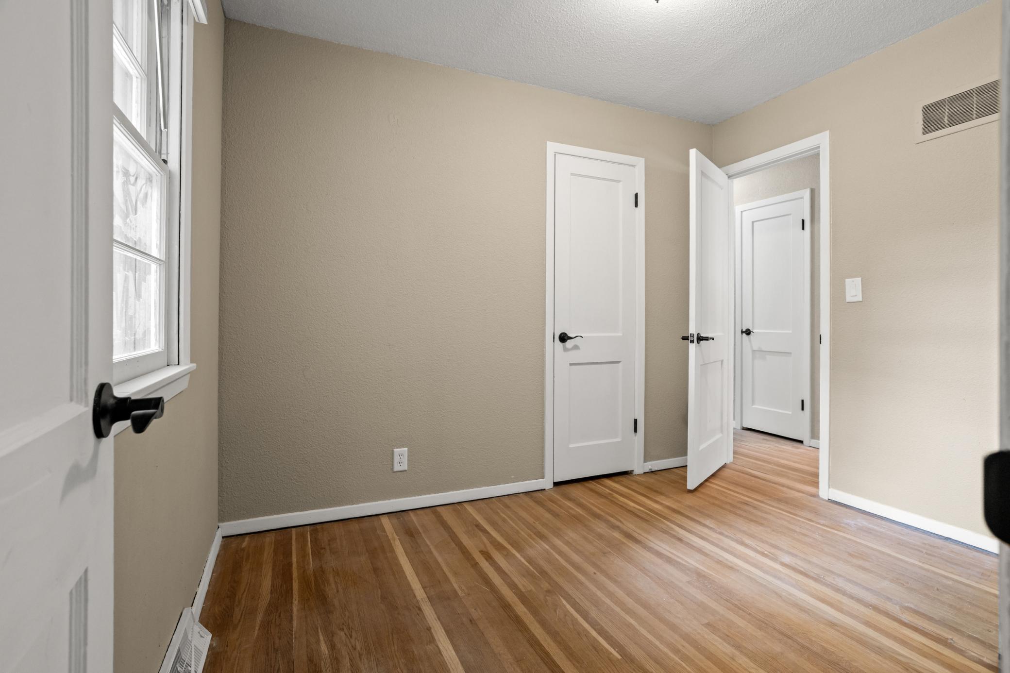 1953 single family home for sale at 62 18TH Avenue N in Fargo, ND — 3 bed, 2 bath (photo 19 of 25)