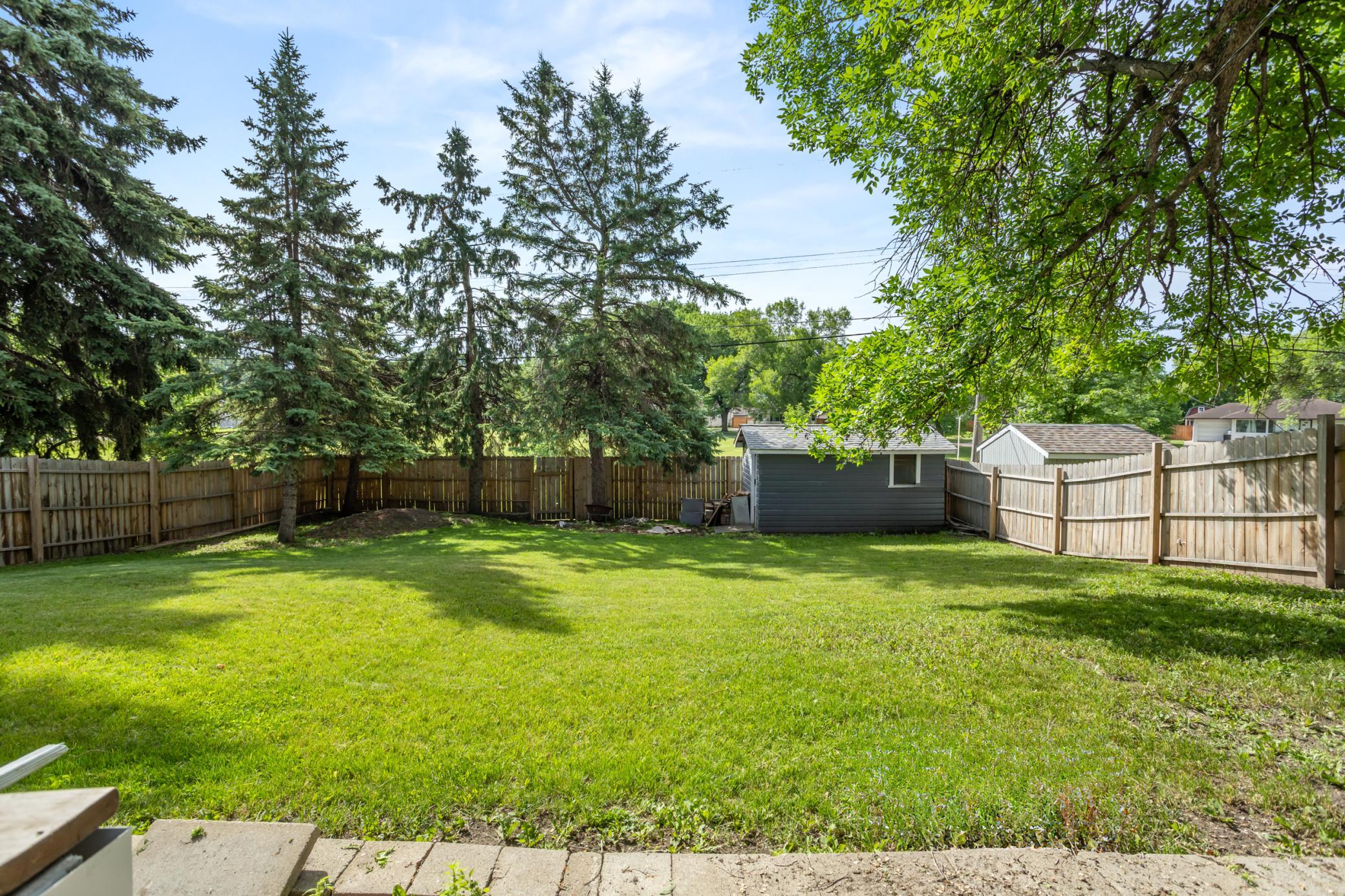 1953 single family home for sale at 62 18TH Avenue N in Fargo, ND — 3 bed, 2 bath (photo 25 of 25)
