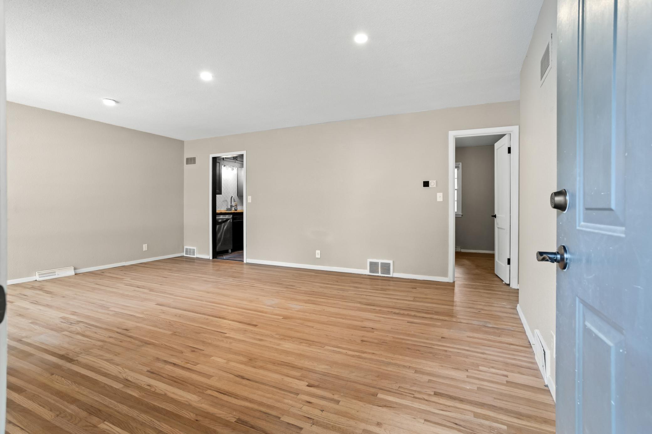 1953 single family home for sale at 62 18TH Avenue N in Fargo, ND — 3 bed, 2 bath (photo 8 of 25)