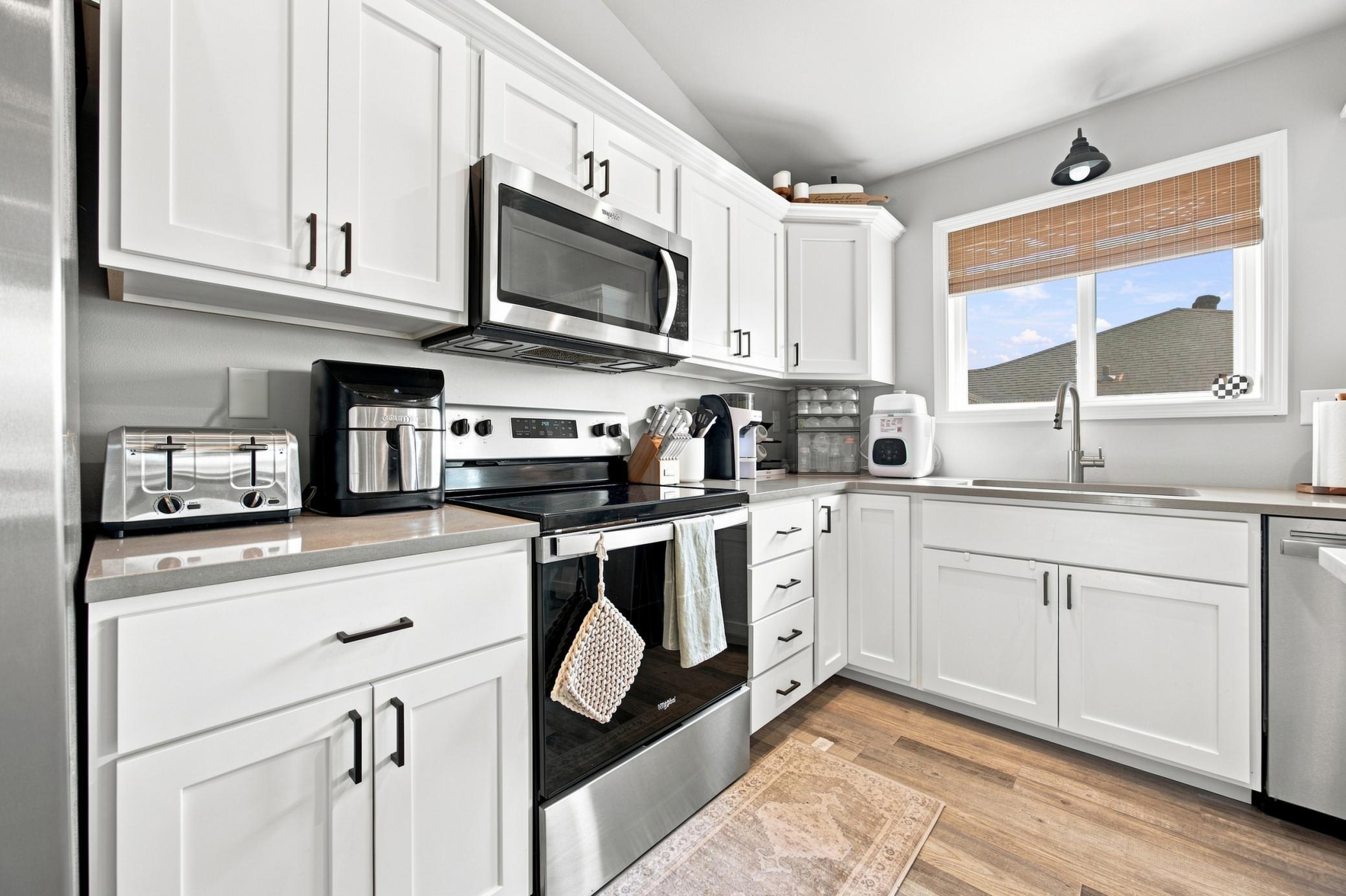 2021 single family home for sale at 7223 27th Street S in Fargo, ND — 3 bed, 2 bath (photo 5 of 23)
