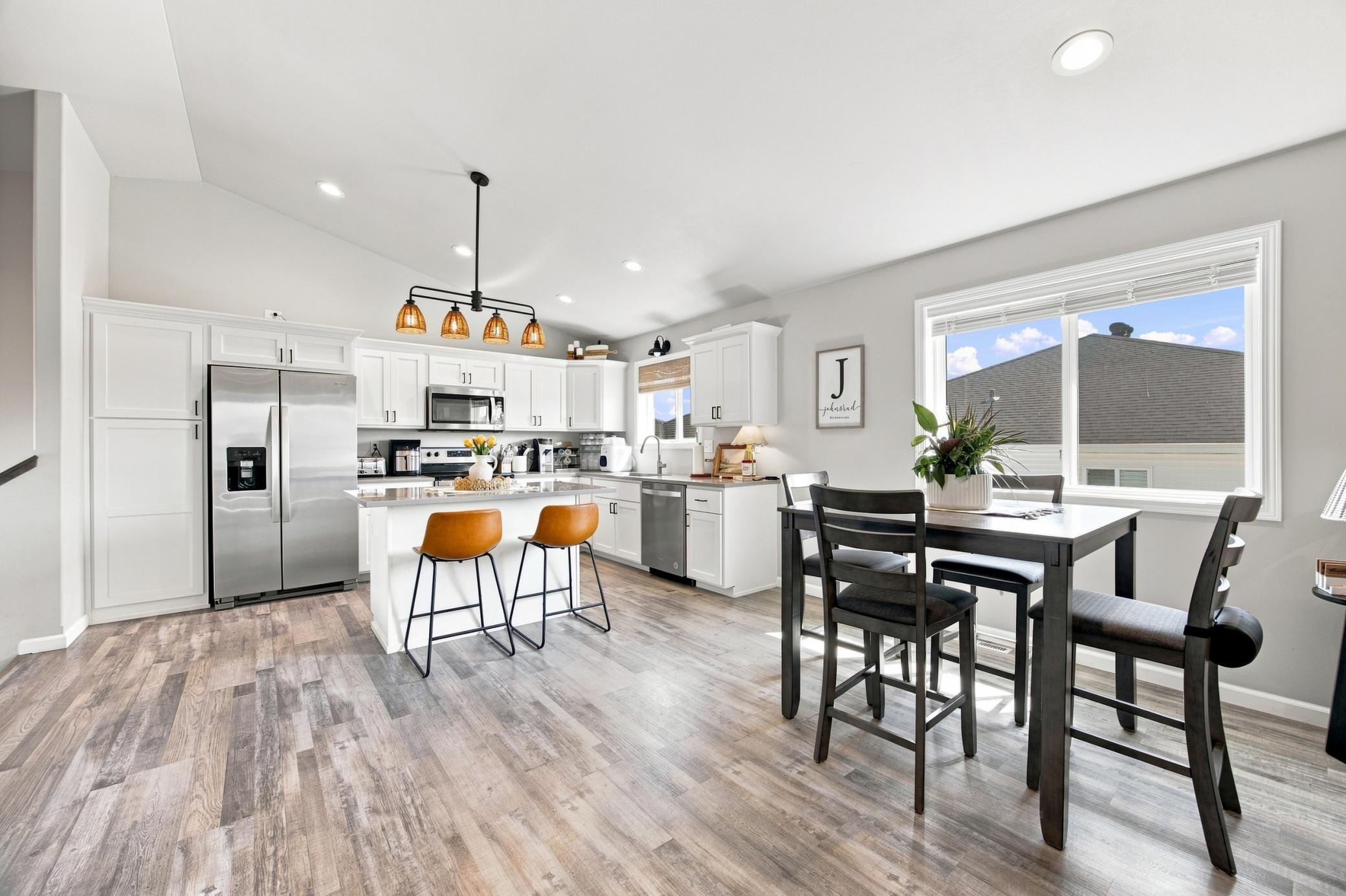 2021 single family home for sale at 7223 27th Street S in Fargo, ND — 3 bed, 2 bath (photo 8 of 23)