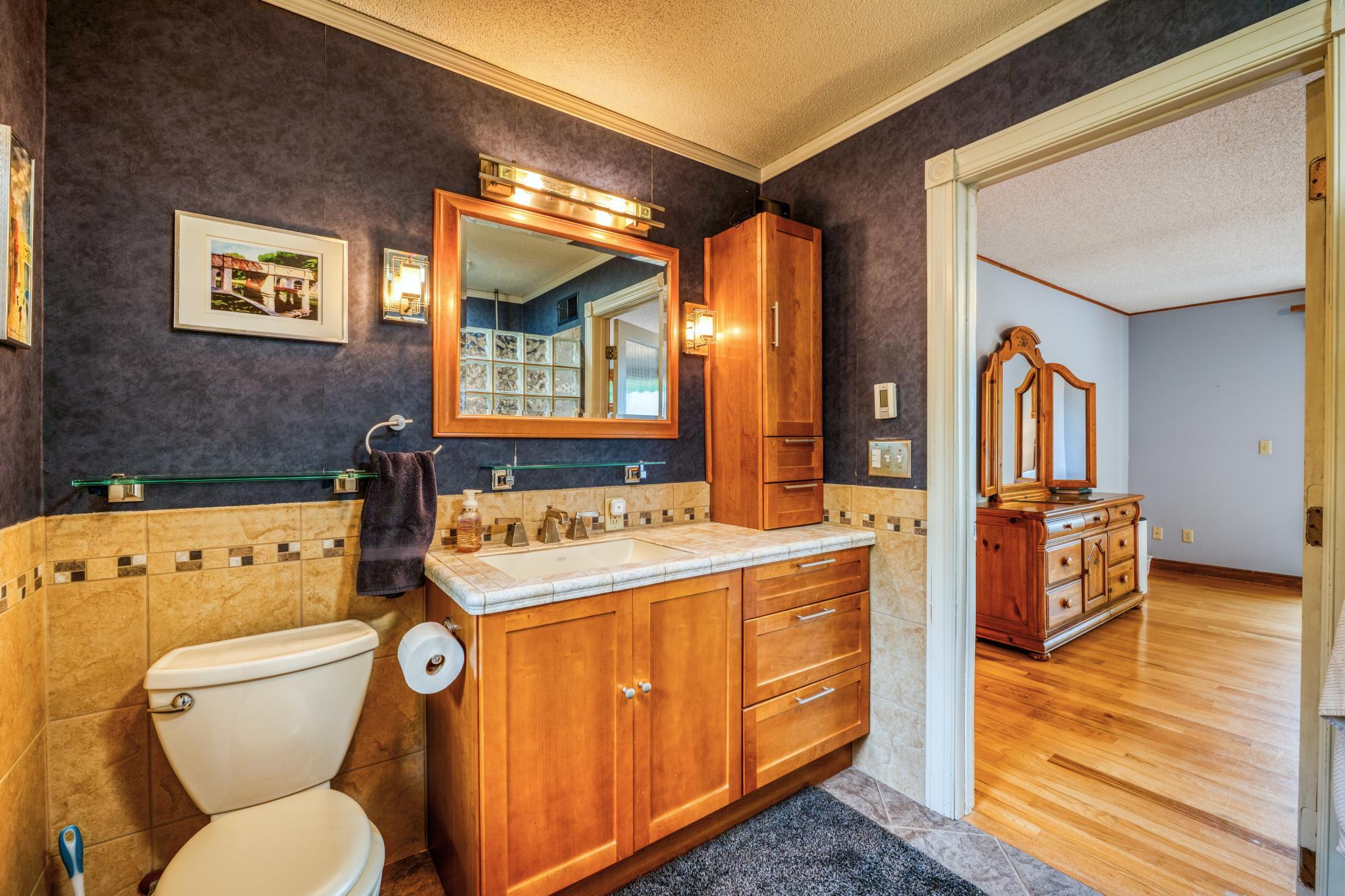 1989 single family home for sale at 7002 Maple Beach Court NE in Bemidji, MN — 3 bed, 3 bath (photo 22 of 104)