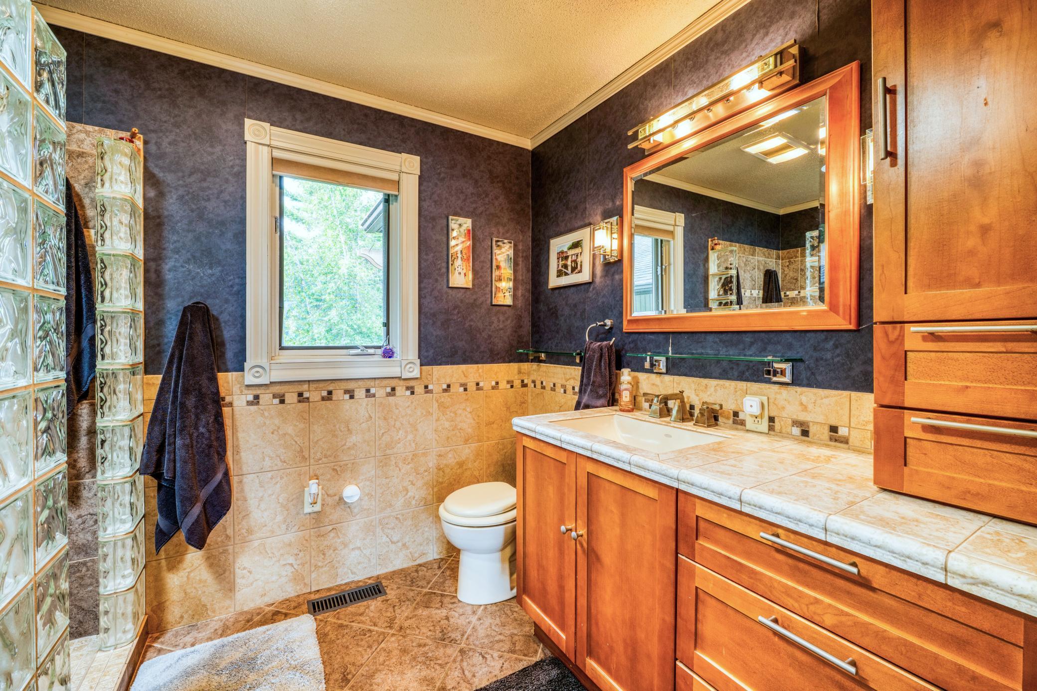 1989 single family home for sale at 7002 Maple Beach Court NE in Bemidji, MN — 3 bed, 3 bath (photo 23 of 104)