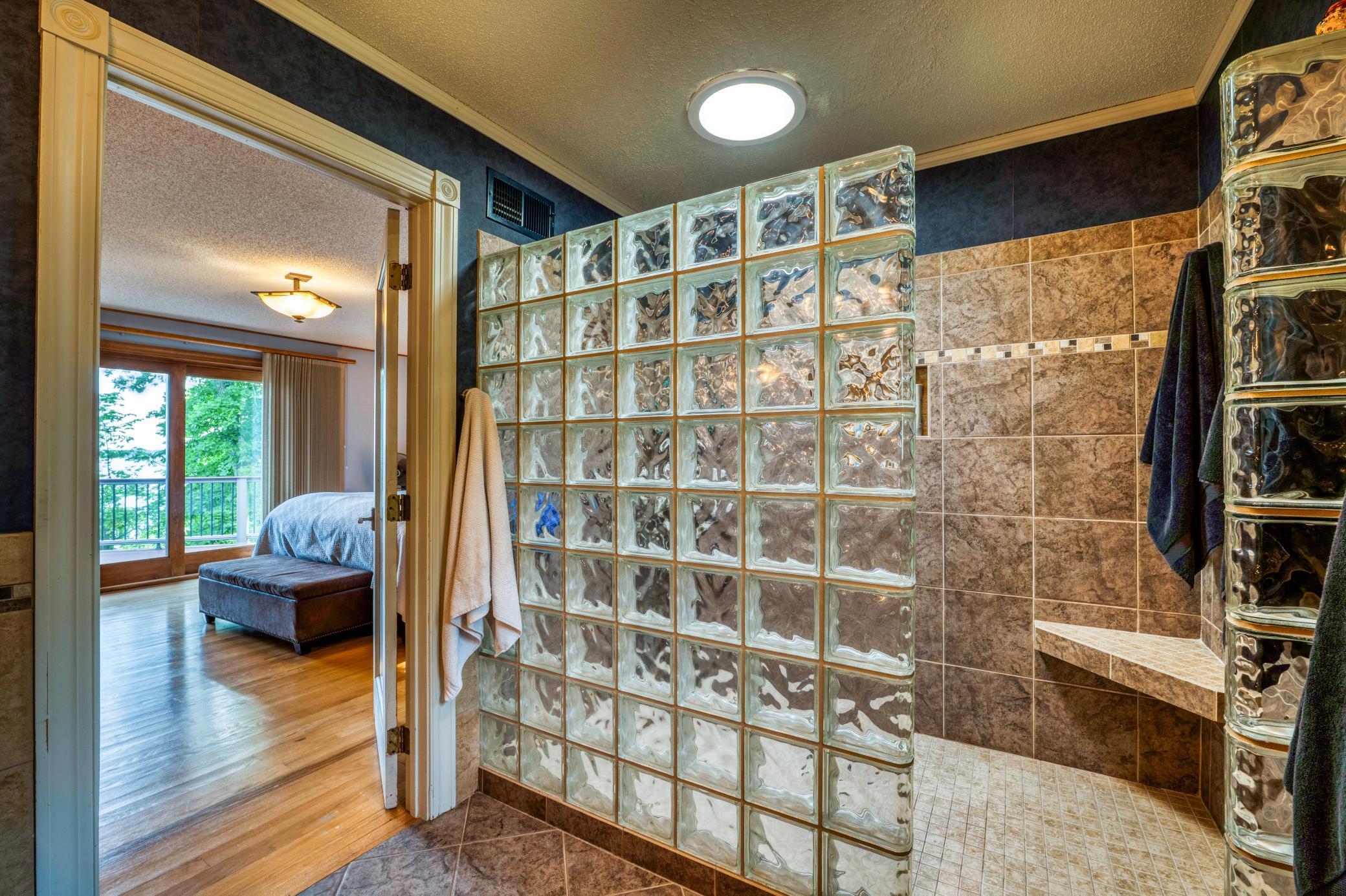 1989 single family home for sale at 7002 Maple Beach Court NE in Bemidji, MN — 3 bed, 3 bath (photo 24 of 104)