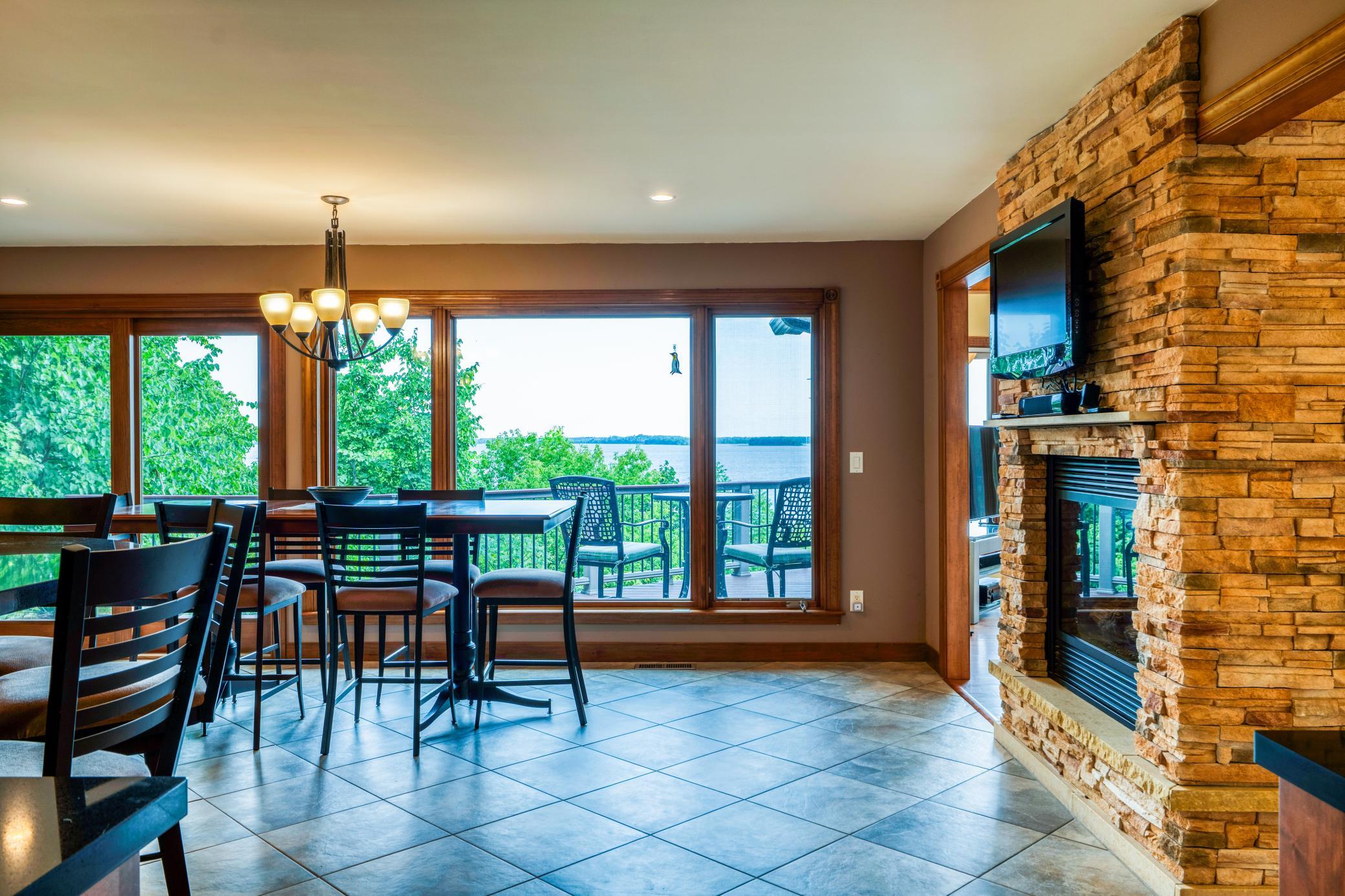 1989 single family home for sale at 7002 Maple Beach Court NE in Bemidji, MN — 3 bed, 3 bath (photo 8 of 104)