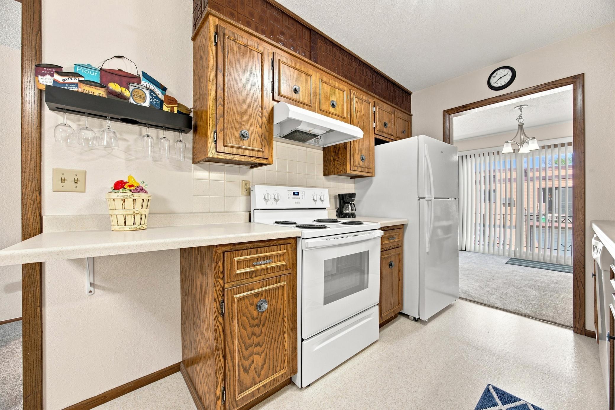 1970 condo for sale at 1225 7th Street S, Unit 7 in Moorhead, MN — 2 bed, 1 bath (photo 13 of 30)