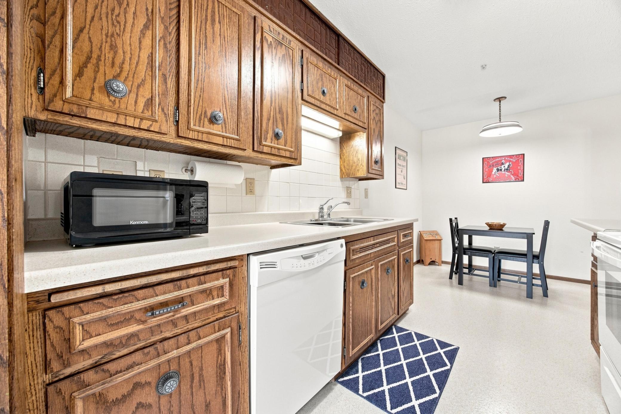 1970 condo for sale at 1225 7th Street S, Unit 7 in Moorhead, MN — 2 bed, 1 bath (photo 14 of 30)