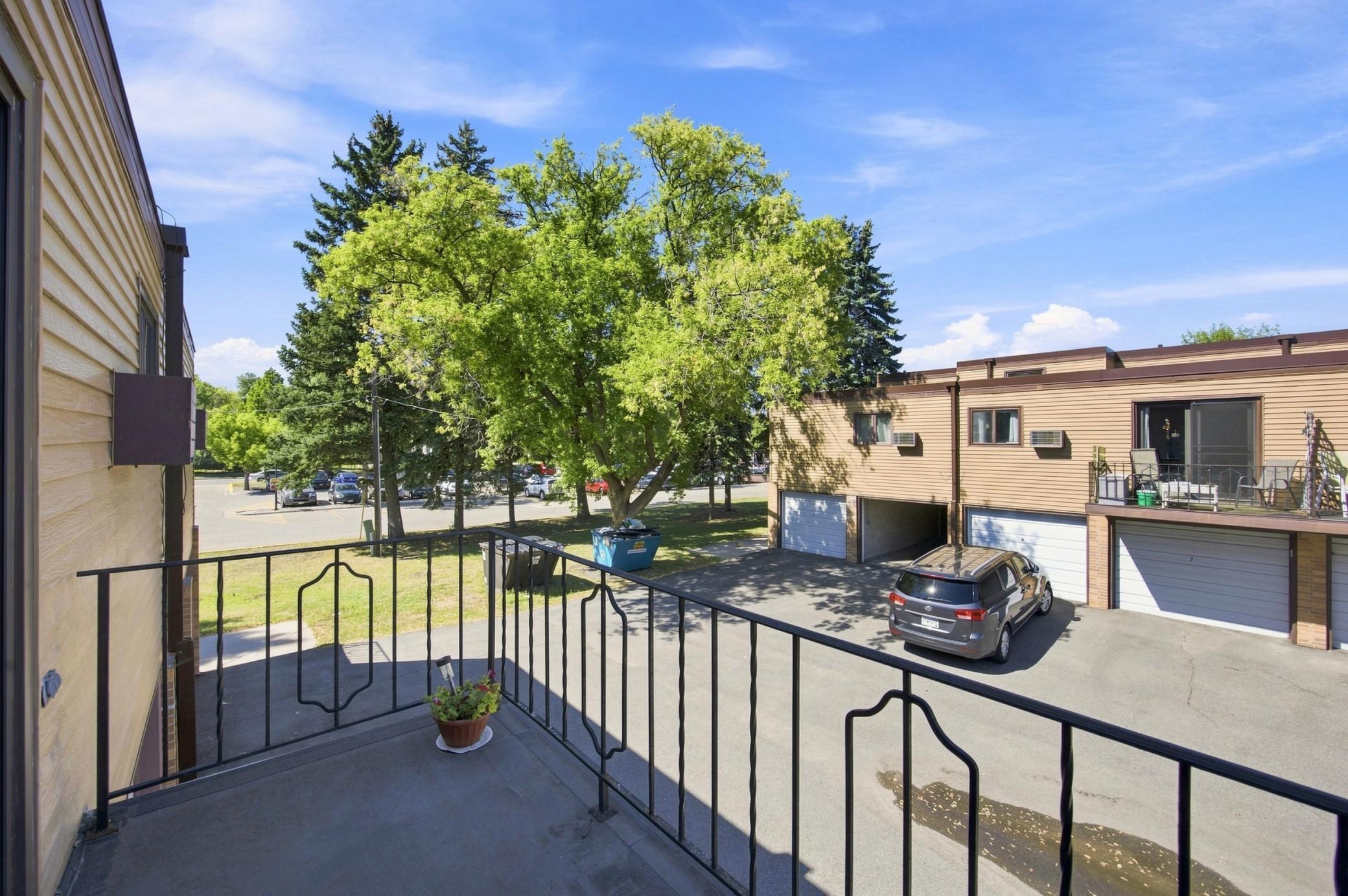 1970 condo for sale at 1225 7th Street S, Unit 7 in Moorhead, MN — 2 bed, 1 bath (photo 21 of 30)