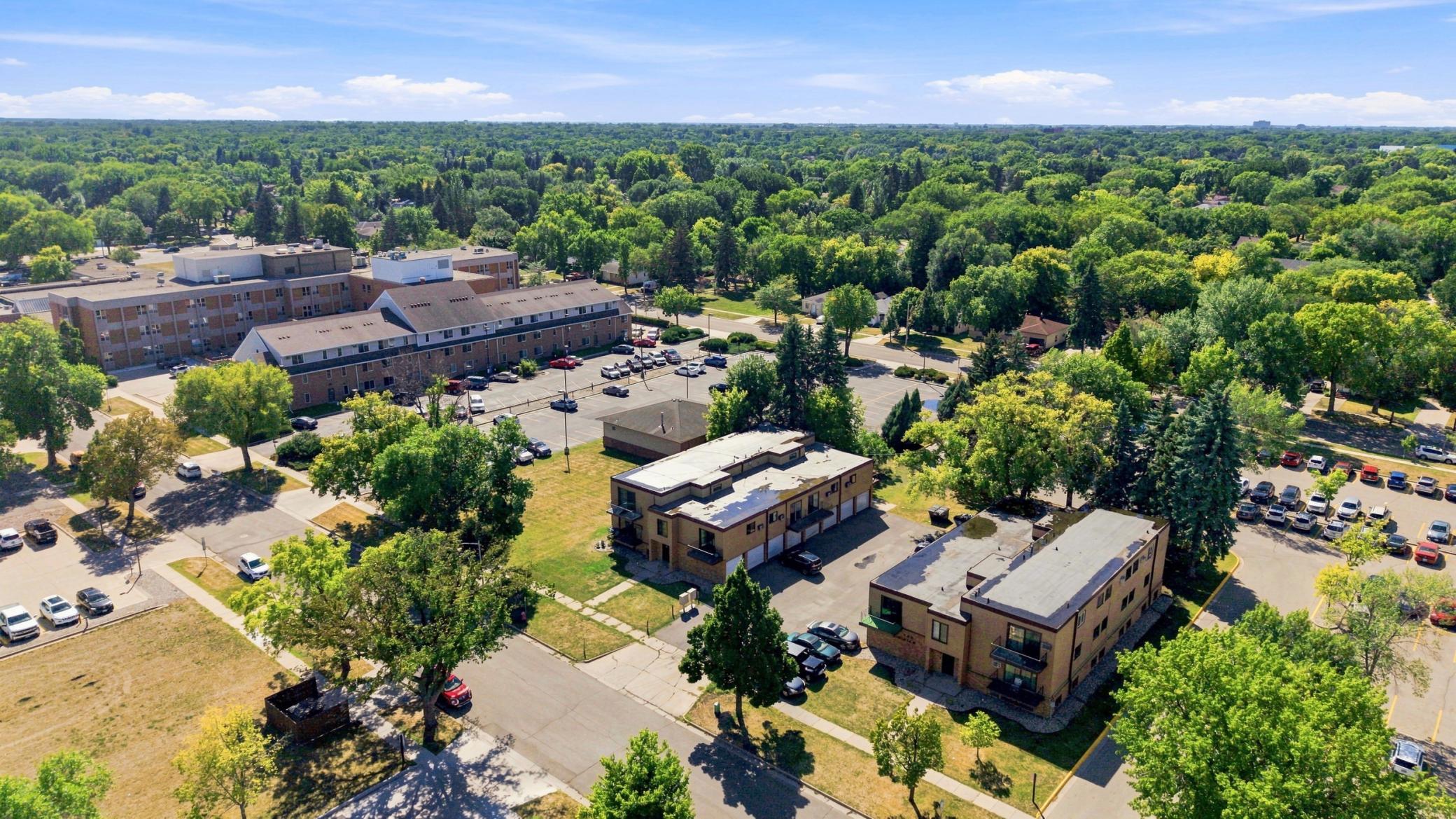 1970 condo for sale at 1225 7th Street S, Unit 7 in Moorhead, MN — 2 bed, 1 bath (photo 26 of 30)
