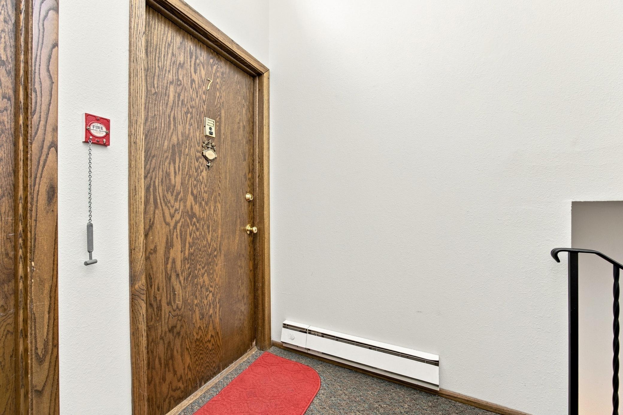 1970 condo for sale at 1225 7th Street S, Unit 7 in Moorhead, MN — 2 bed, 1 bath (photo 5 of 30)