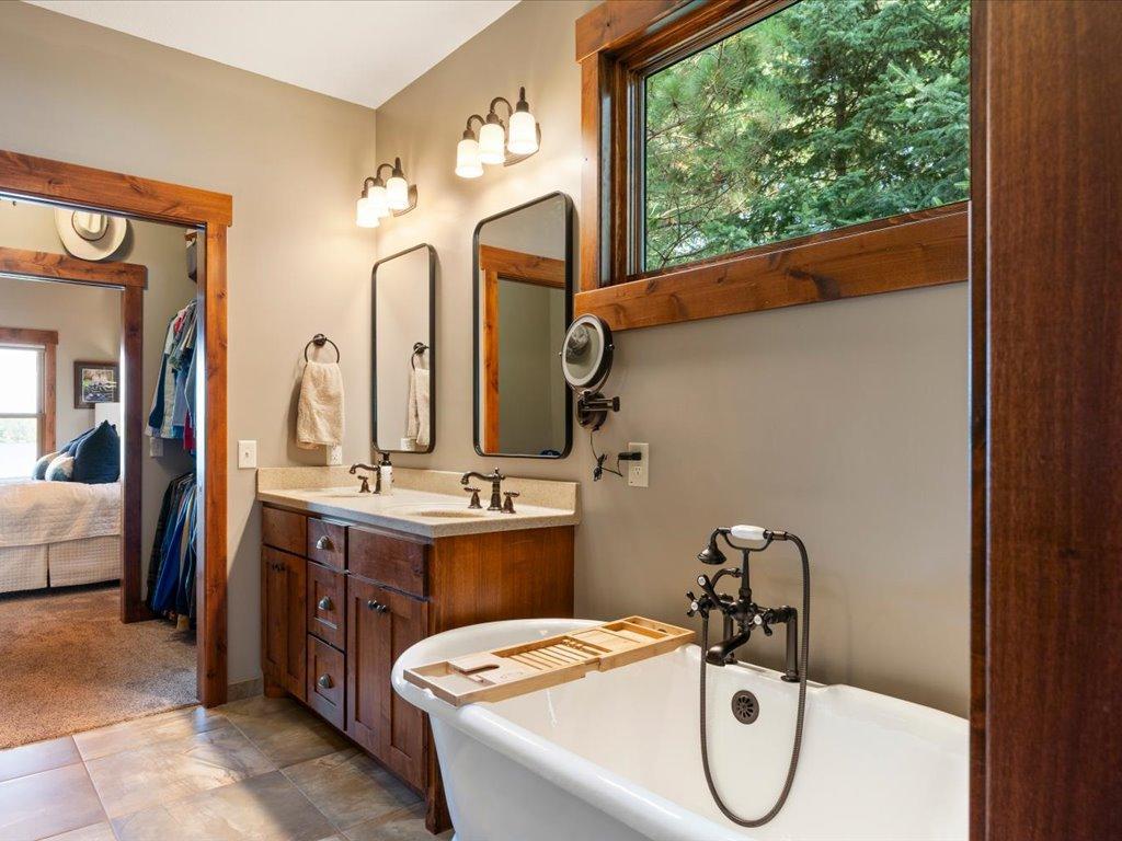 2010 single family home for sale at 31928 Log Home Drive in Walker, MN — 4 bed, 4 bath (photo 22 of 87)