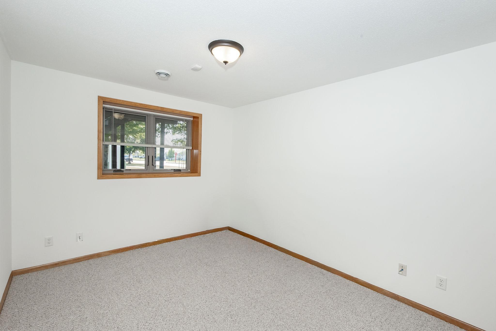 2006 twin home for sale at 4788 Clock Tower Lane S in Fargo, ND — 3 bed, 2 bath (photo 32 of 50)