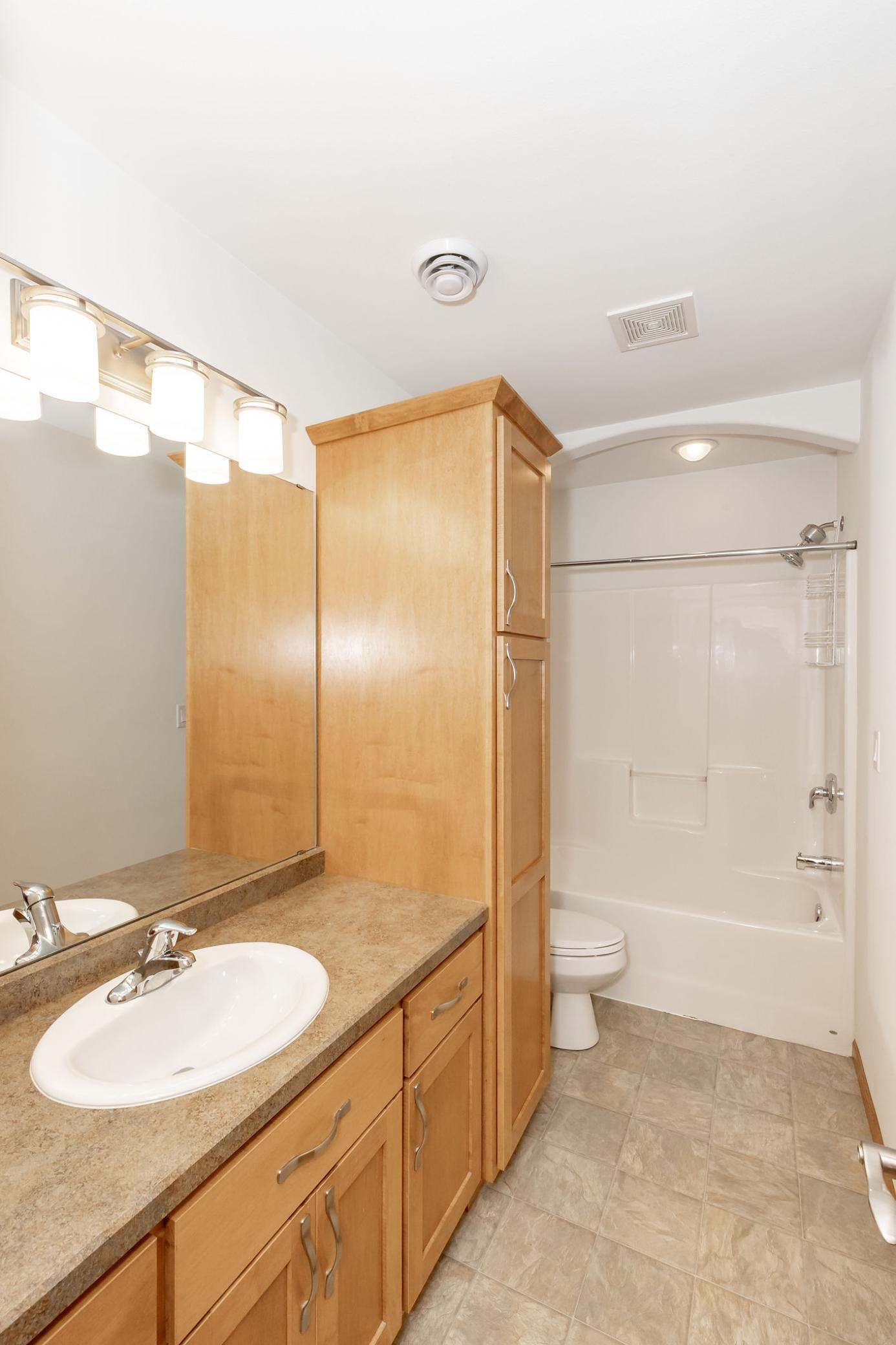 2006 twin home for sale at 4788 Clock Tower Lane S in Fargo, ND — 3 bed, 2 bath (photo 34 of 50)
