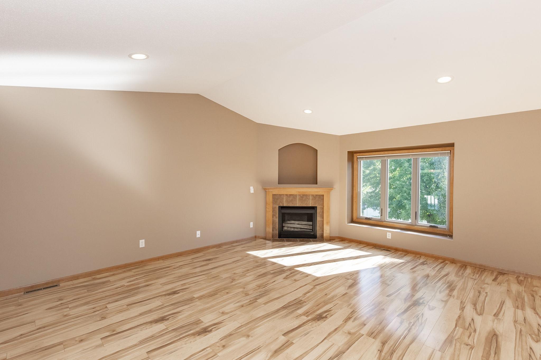 2006 twin home for sale at 4788 Clock Tower Lane S in Fargo, ND — 3 bed, 2 bath (photo 6 of 50)