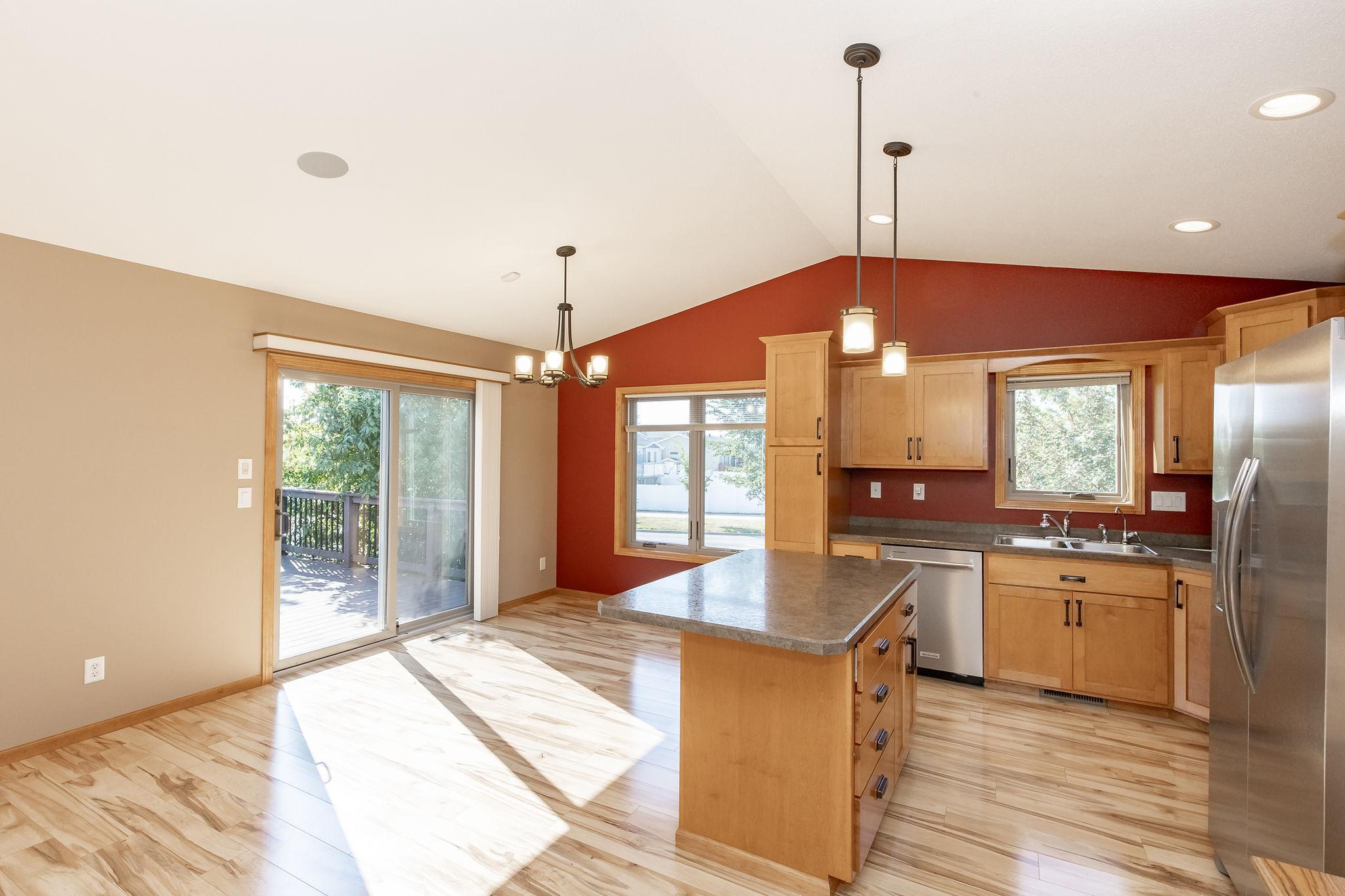 2006 twin home for sale at 4788 Clock Tower Lane S in Fargo, ND — 3 bed, 2 bath (photo 7 of 50)