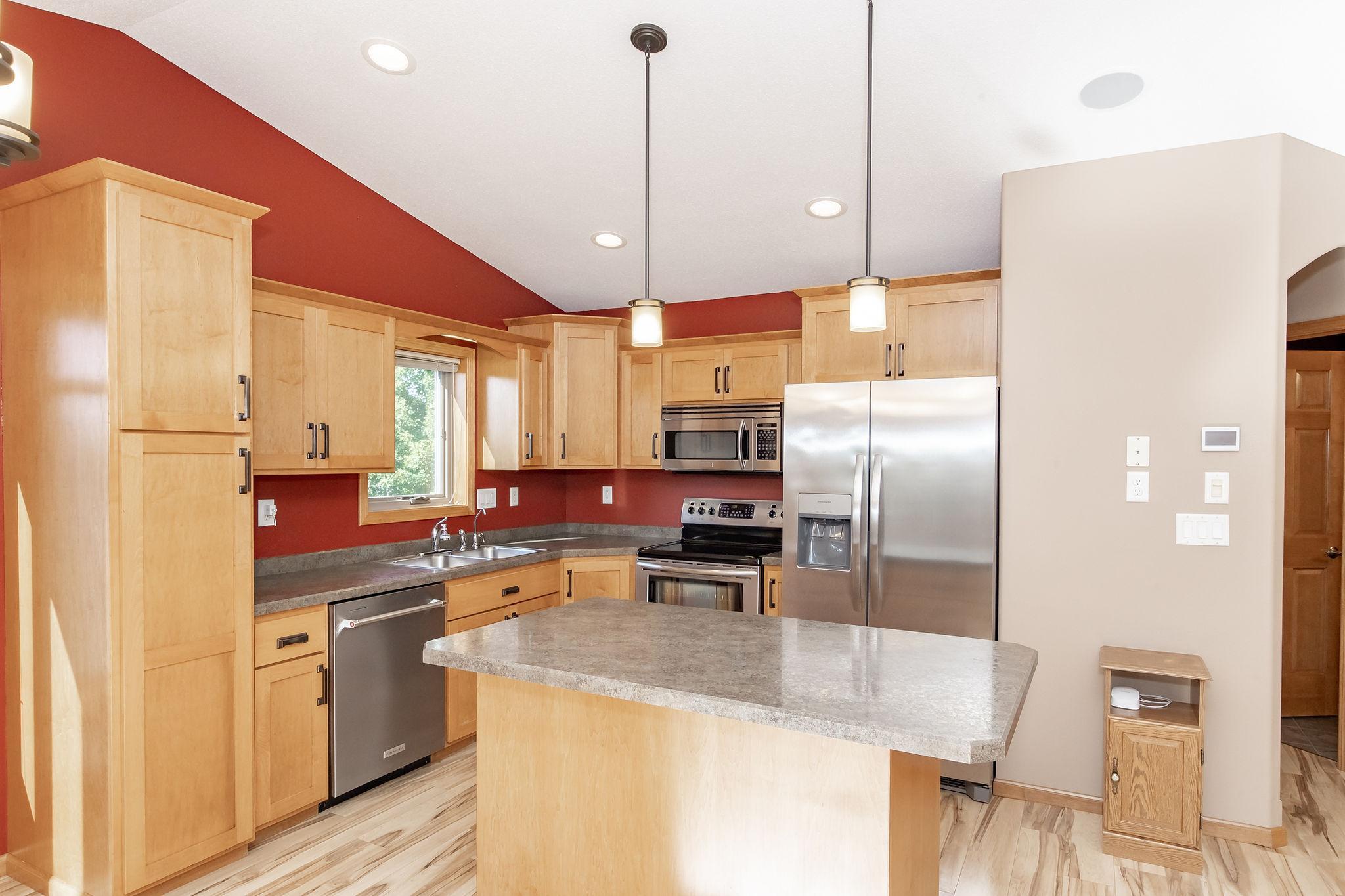 2006 twin home for sale at 4788 Clock Tower Lane S in Fargo, ND — 3 bed, 2 bath (photo 9 of 50)