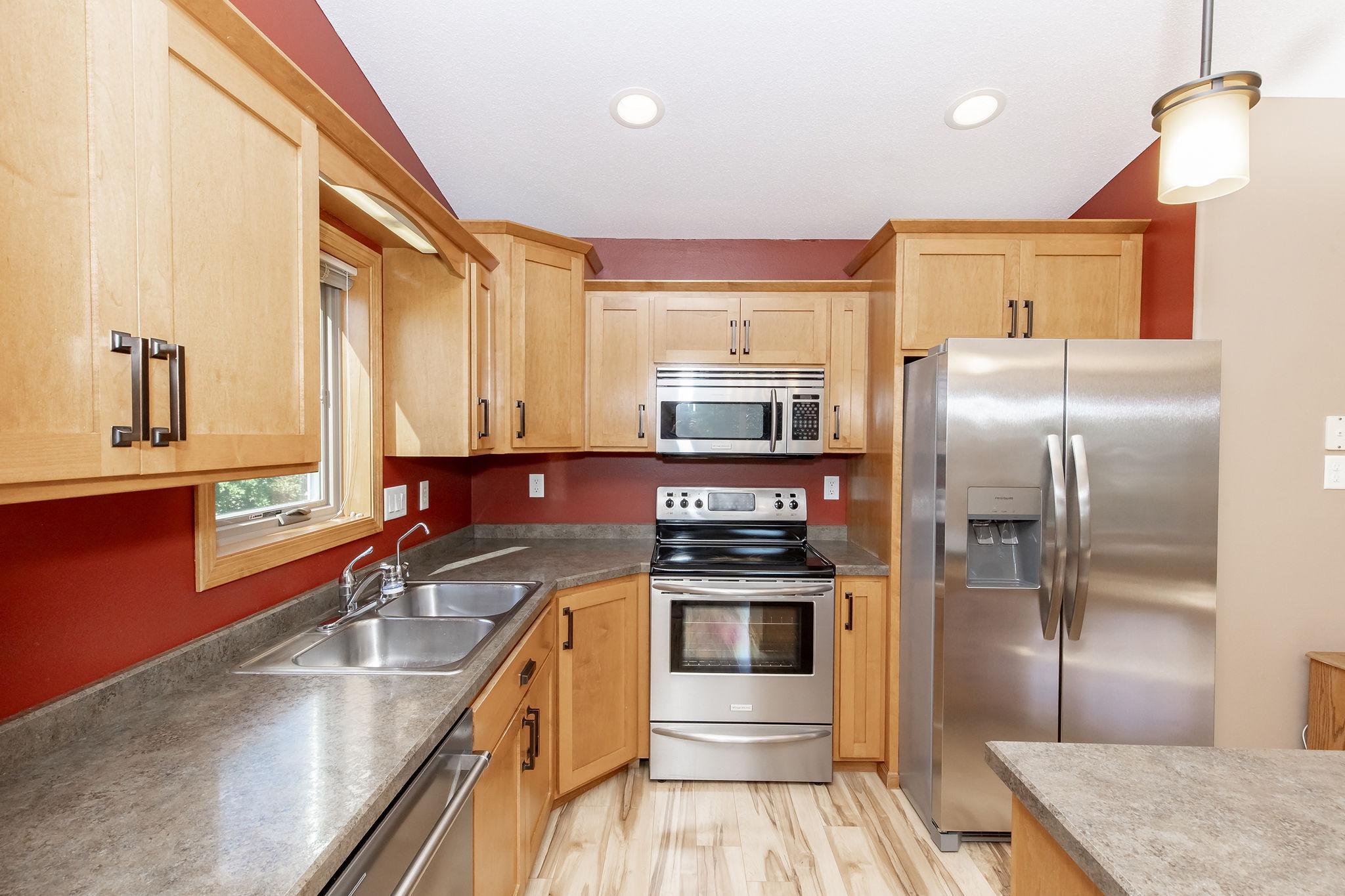 2006 twin home for sale at 4788 Clock Tower Lane S in Fargo, ND — 3 bed, 2 bath (photo 10 of 50)