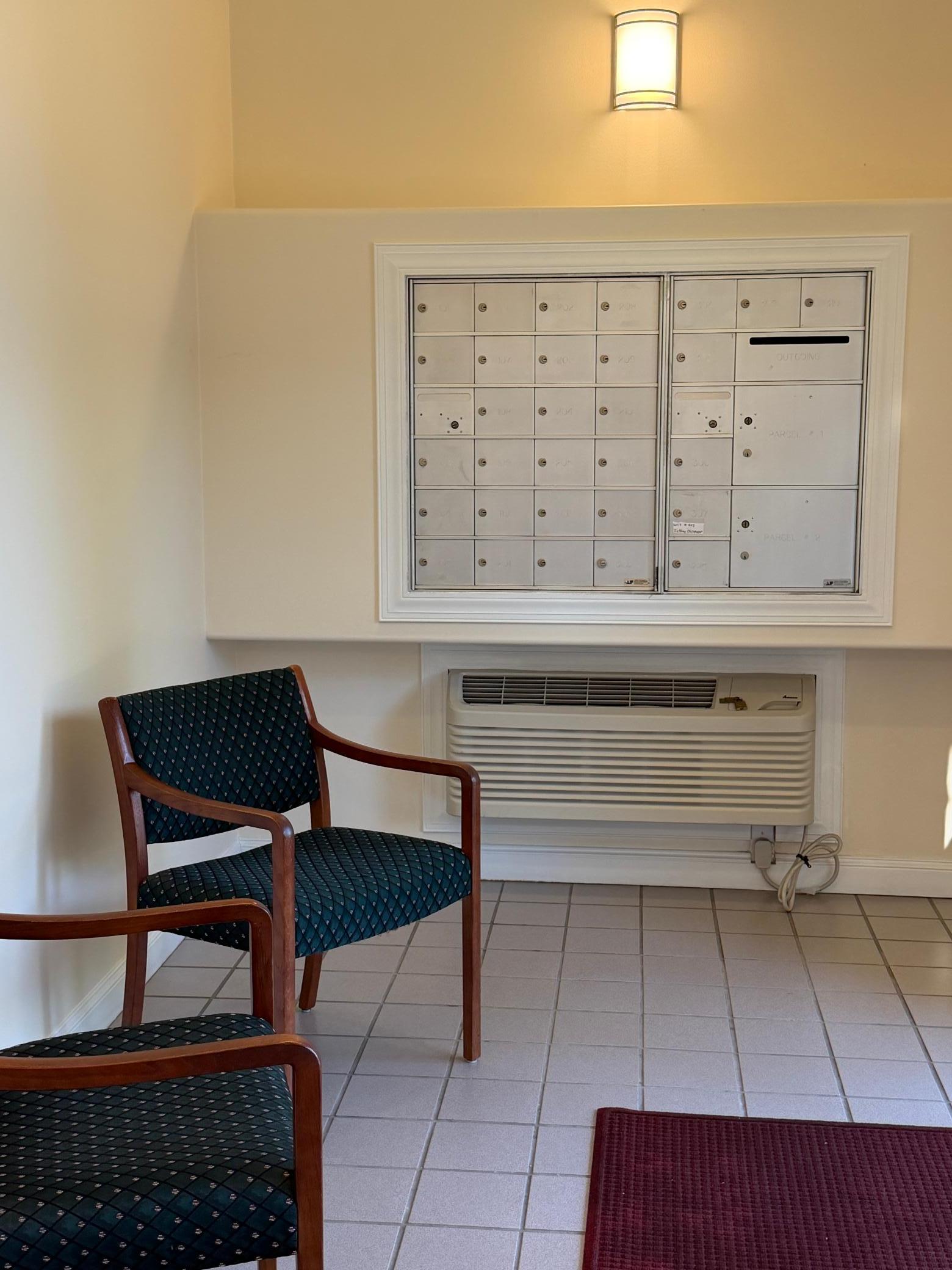 1998 condo for sale at 3401 28th Street S, Unit 304 in Fargo, ND — 1 bed, 1 bath (photo 2 of 20)