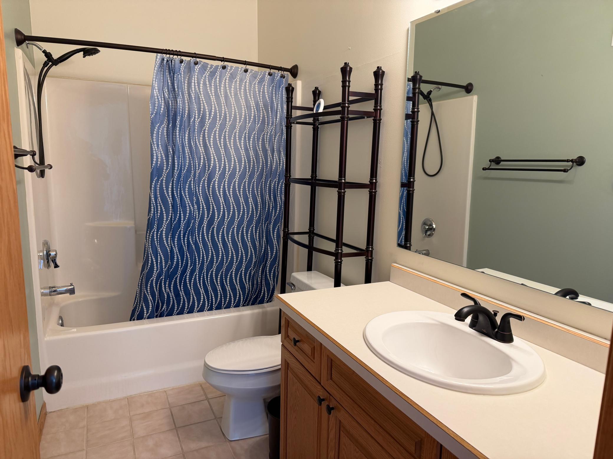 1998 condo for sale at 3401 28th Street S, Unit 304 in Fargo, ND — 1 bed, 1 bath (photo 12 of 20)