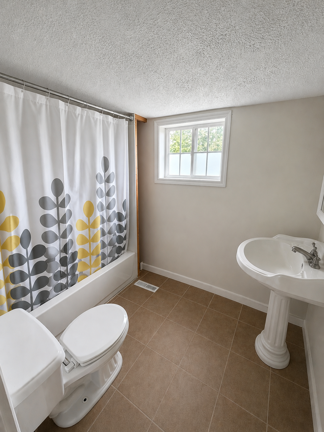 1996 single family home for sale at 122 Linden Avenue NE in Hill City, MN — 3 bed, 2 bath (photo 12 of 12)