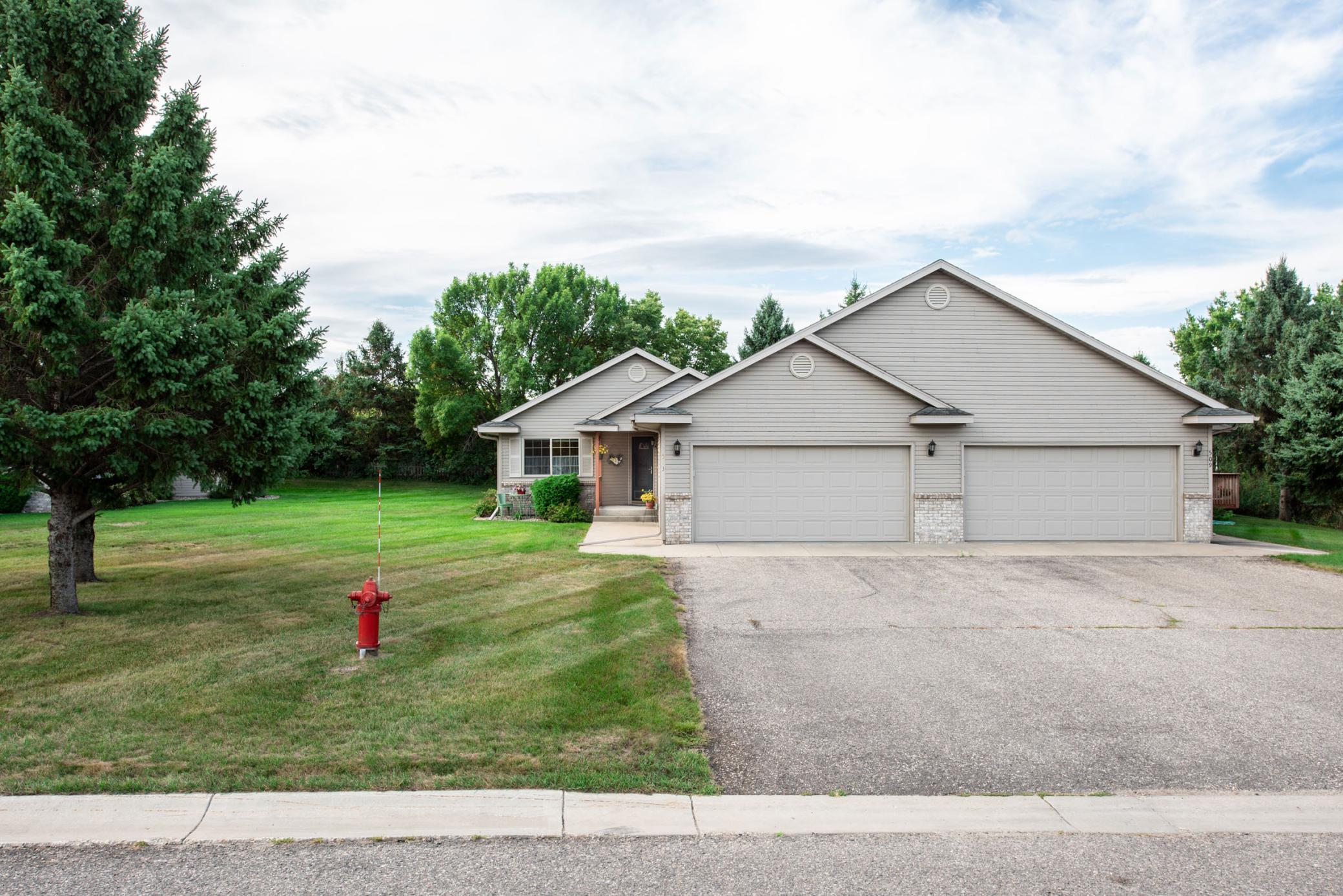2002 townhouse for sale at 513 Kinkead Drive NW in Alexandria, MN — 3 bed, 2 bath (photo 3 of 27)