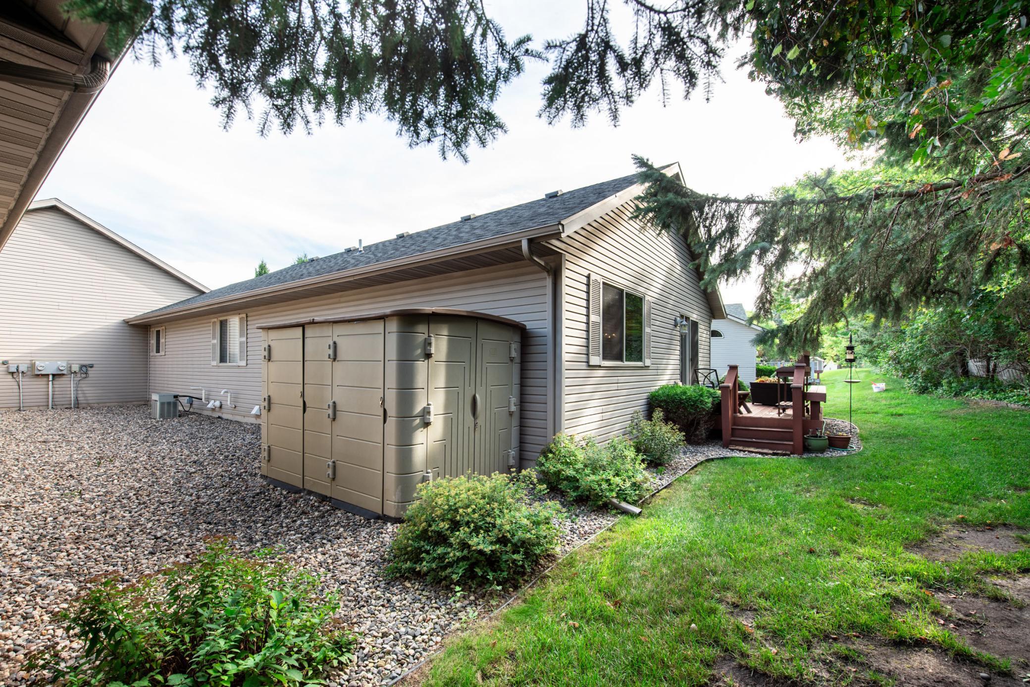 2002 townhouse for sale at 513 Kinkead Drive NW in Alexandria, MN — 3 bed, 2 bath (photo 21 of 27)