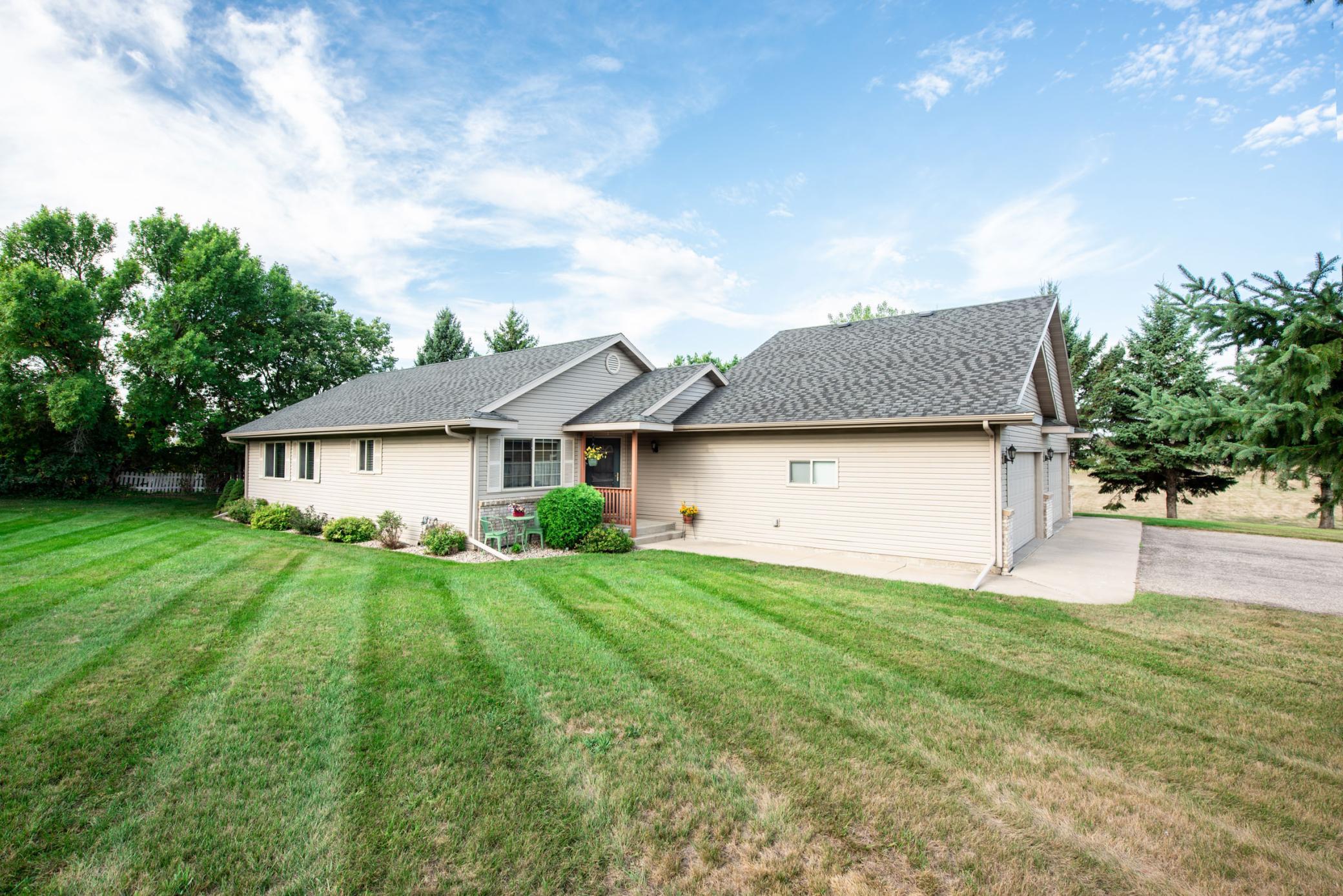 2002 townhouse for sale at 513 Kinkead Drive NW in Alexandria, MN — 3 bed, 2 bath (photo 22 of 27)