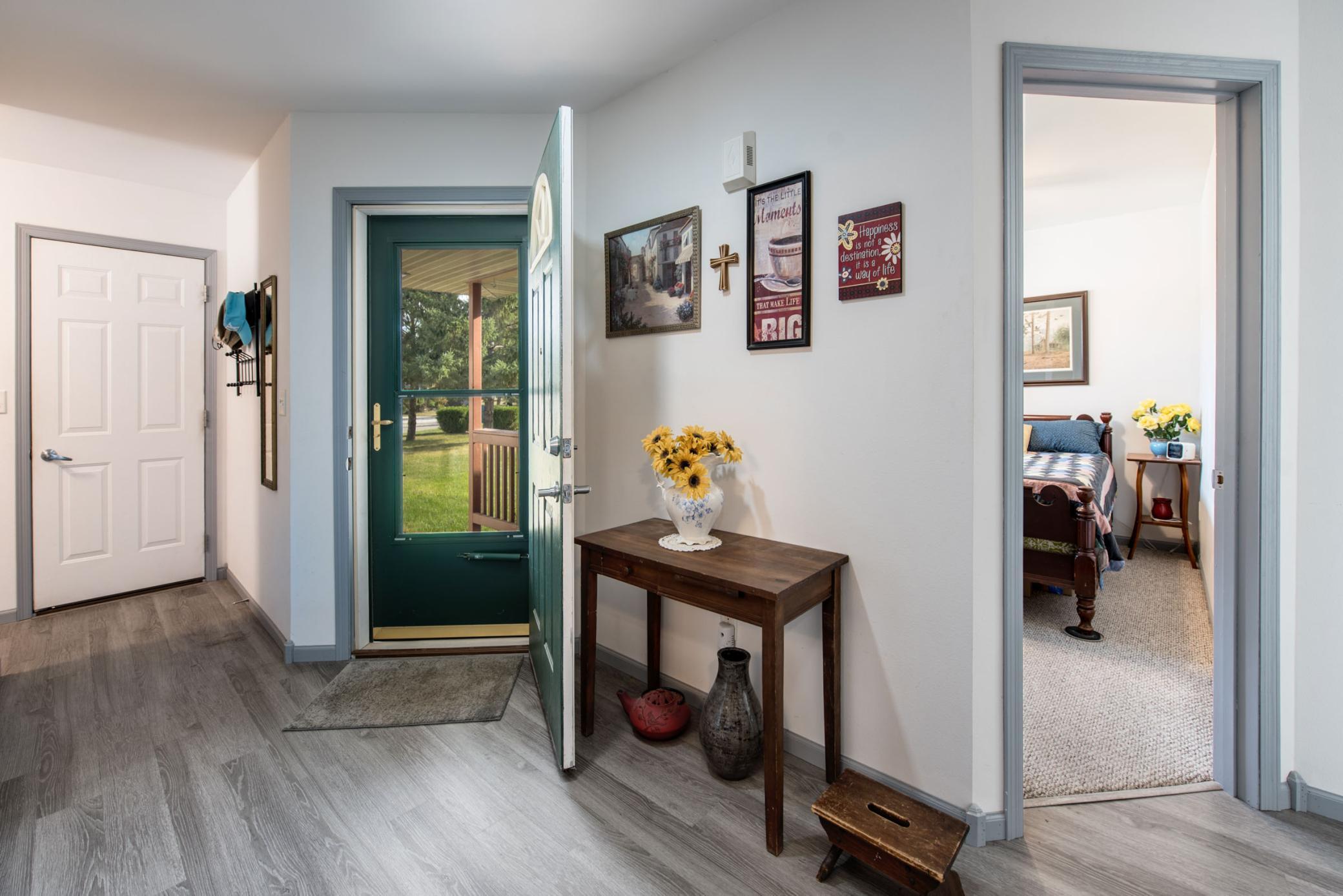 2002 townhouse for sale at 513 Kinkead Drive NW in Alexandria, MN — 3 bed, 2 bath (photo 4 of 27)