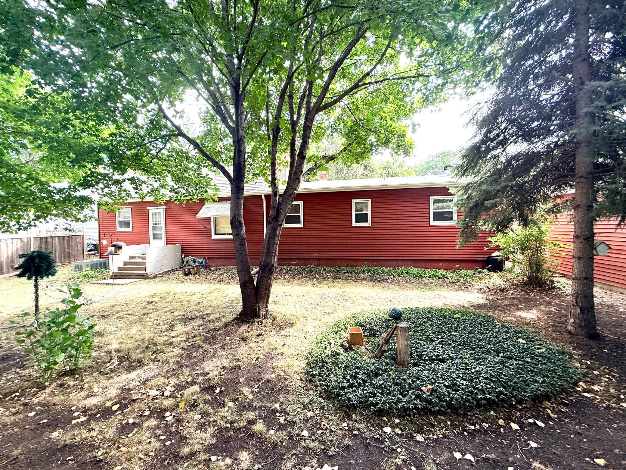 1940 single family home for sale at 1632 Sheyenne Street in West Fargo, ND — 4 bed, 3 bath (photo 17 of 20)