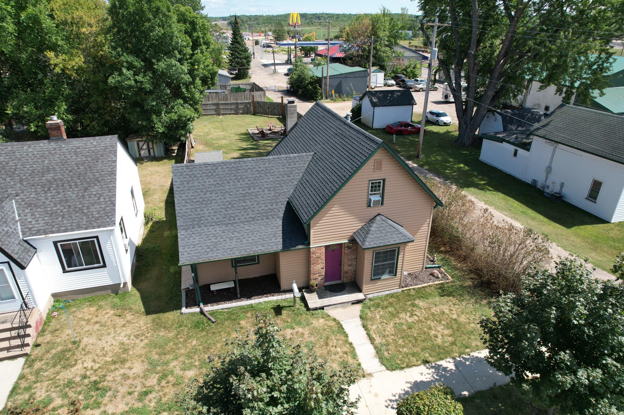 1893 single family home for sale at 112 4th Avenue NE in Brainerd, MN — 4 bed, 3 bath (photo 2 of 29)