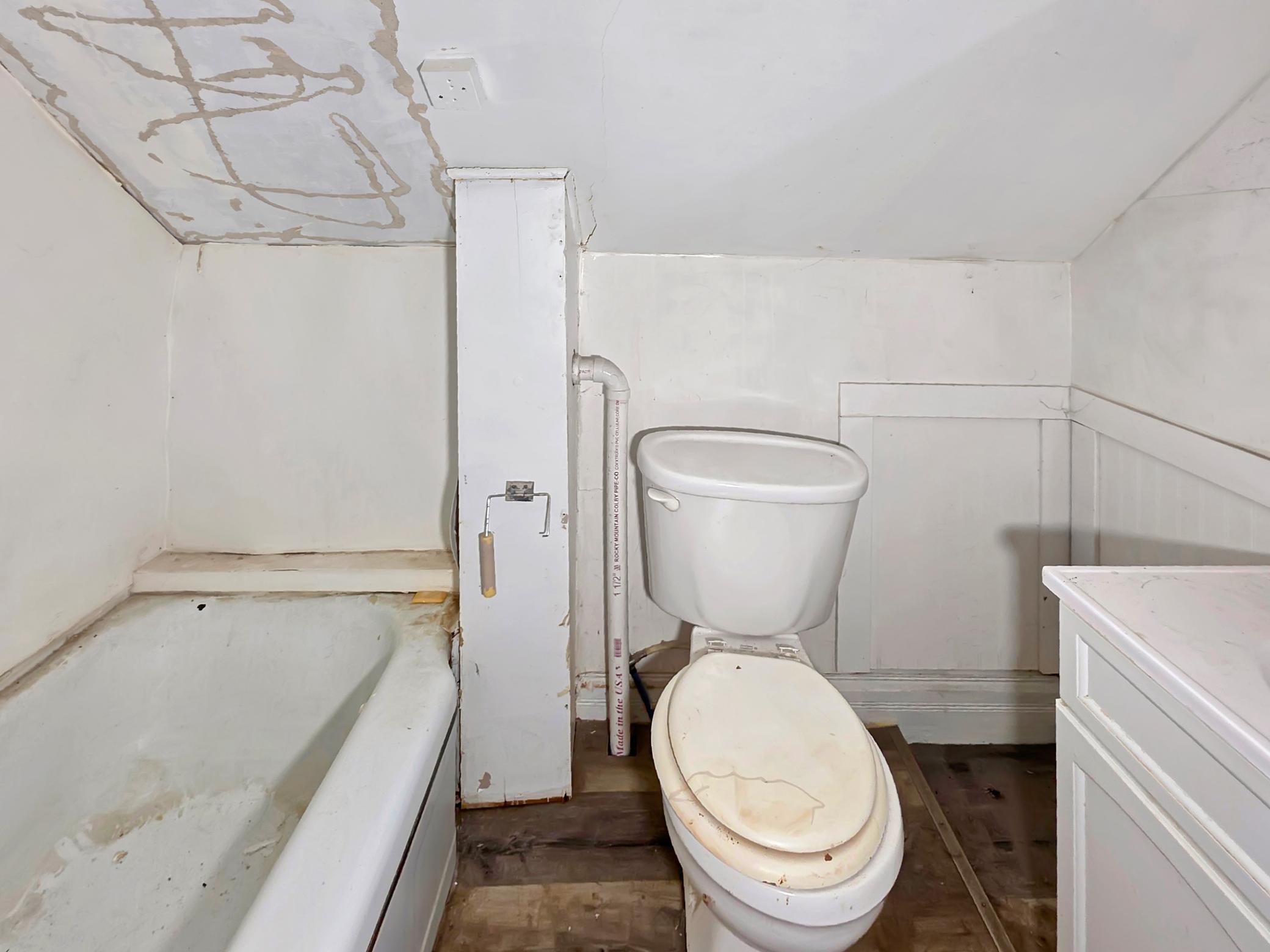 1890 single family home for sale at 410 MAIN Street in Hawley, MN — 2 bed, 1 bath (photo 19 of 29)