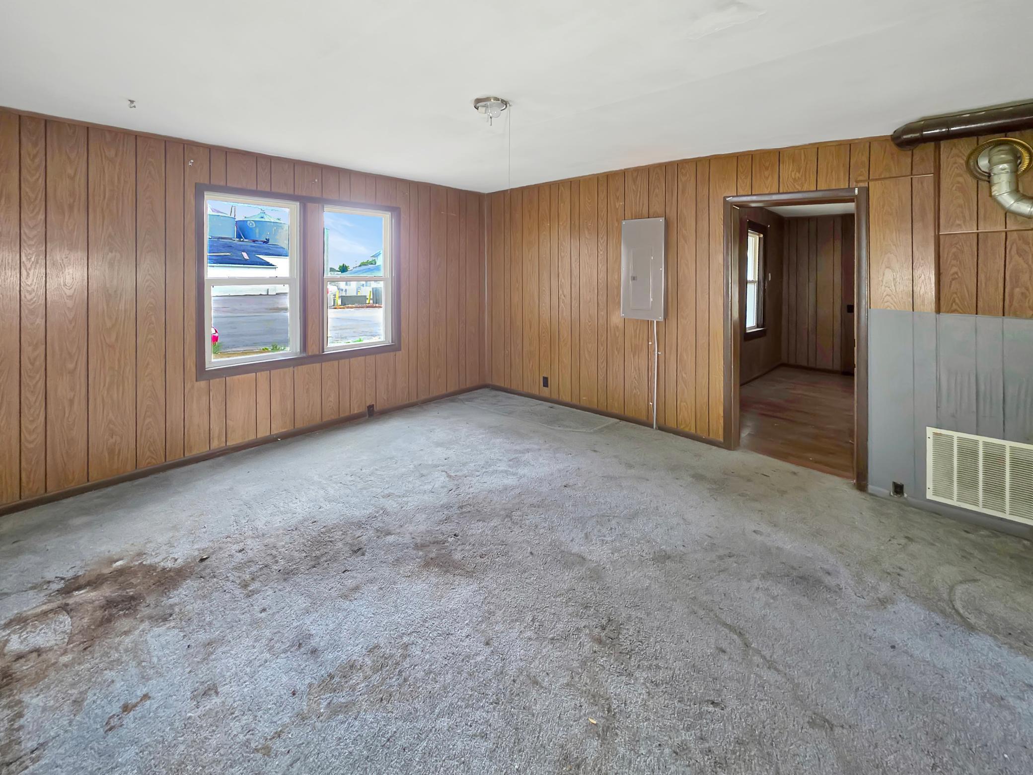 1890 single family home for sale at 410 MAIN Street in Hawley, MN — 2 bed, 1 bath (photo 9 of 29)