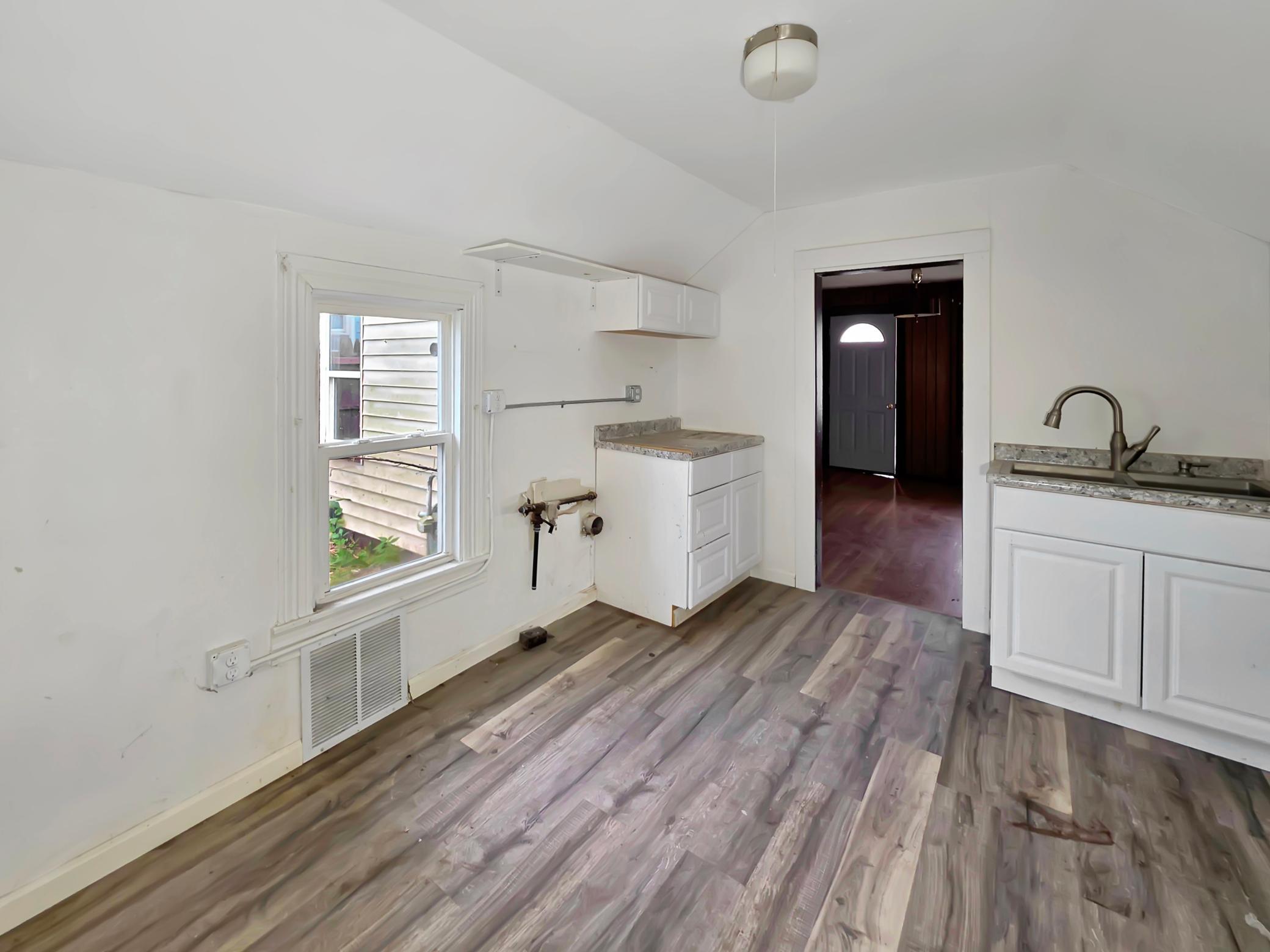 1890 single family home for sale at 410 MAIN Street in Hawley, MN — 2 bed, 1 bath (photo 10 of 29)