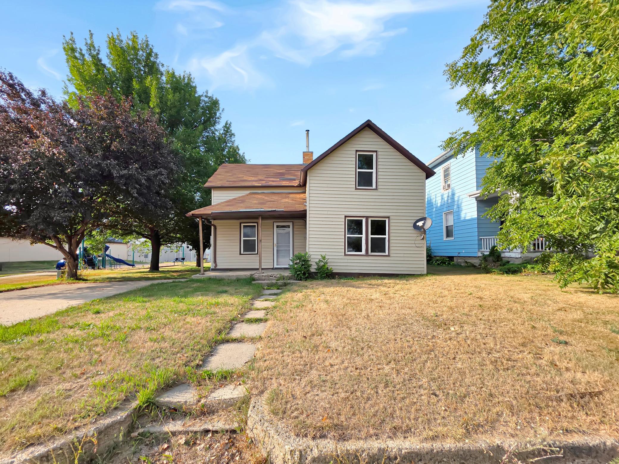 1890 single family home for sale at 410 MAIN Street in Hawley, MN — 2 bed, 1 bath