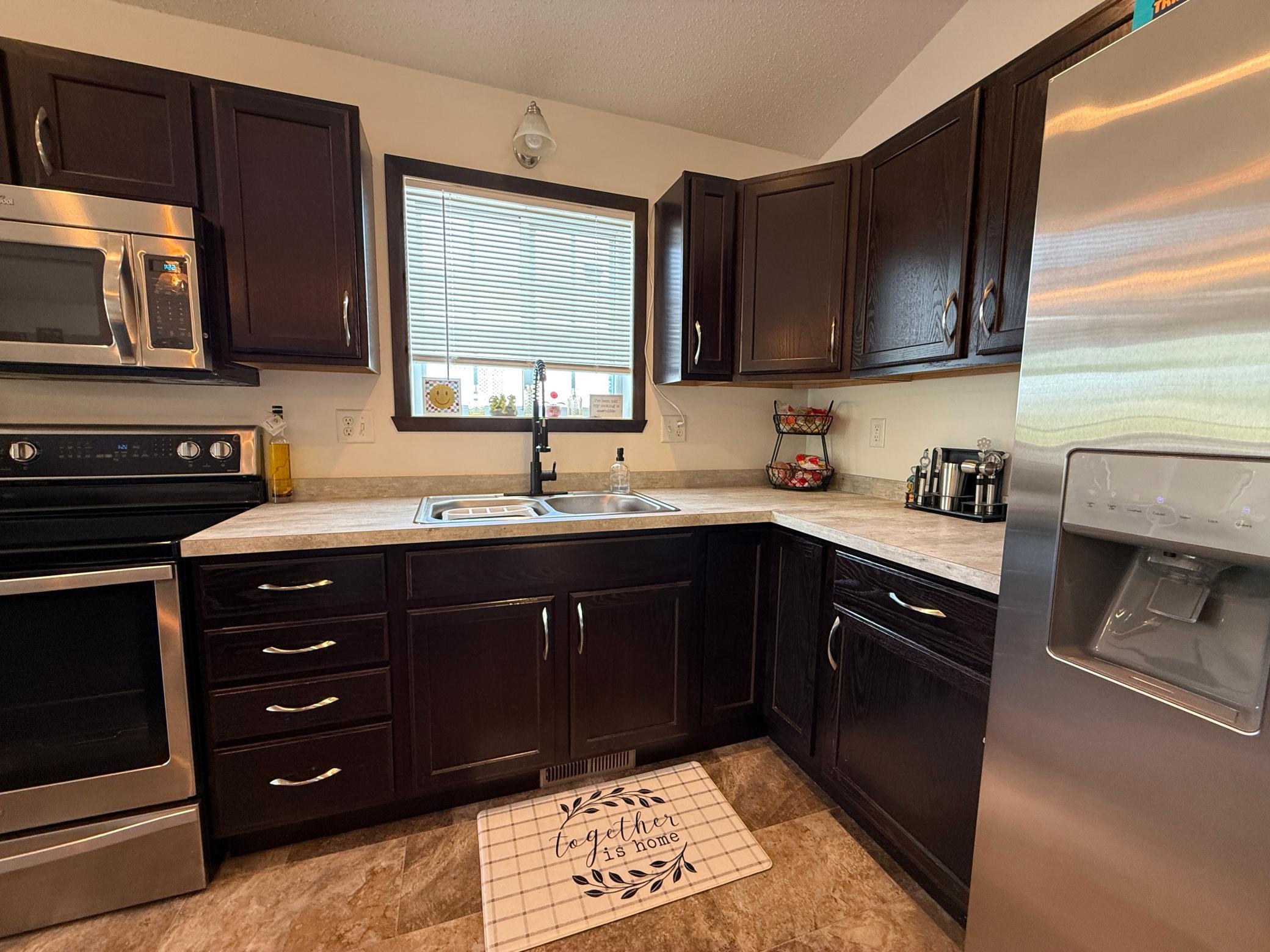 2016 single family home for sale at 313 5th Street E in Horace, ND — 3 bed, 2 bath (photo 4 of 23)