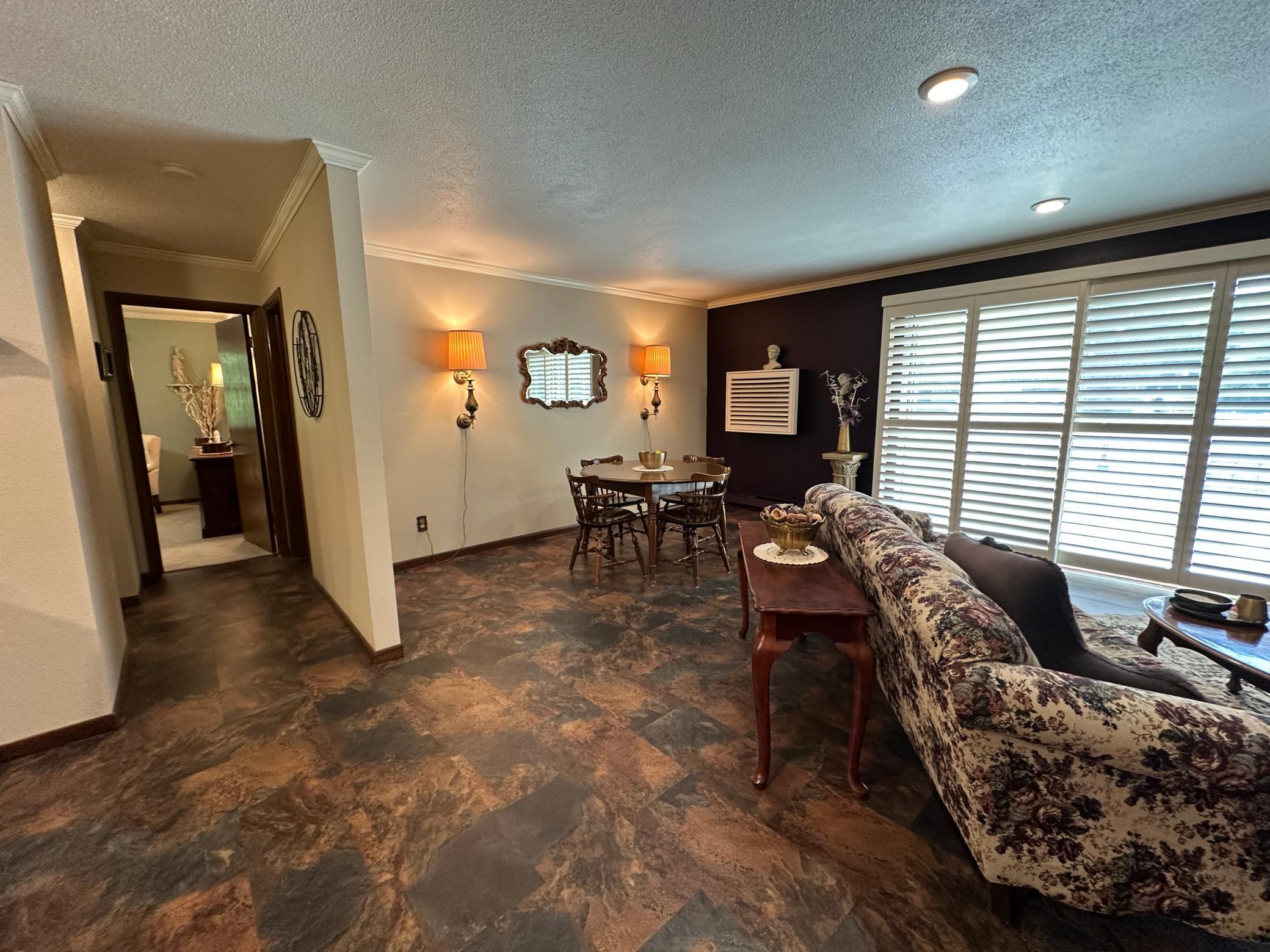 1968 condo for sale at 530 6th Avenue W, Unit 3 in West Fargo, ND — 2 bed, 1 bath (photo 12 of 40)