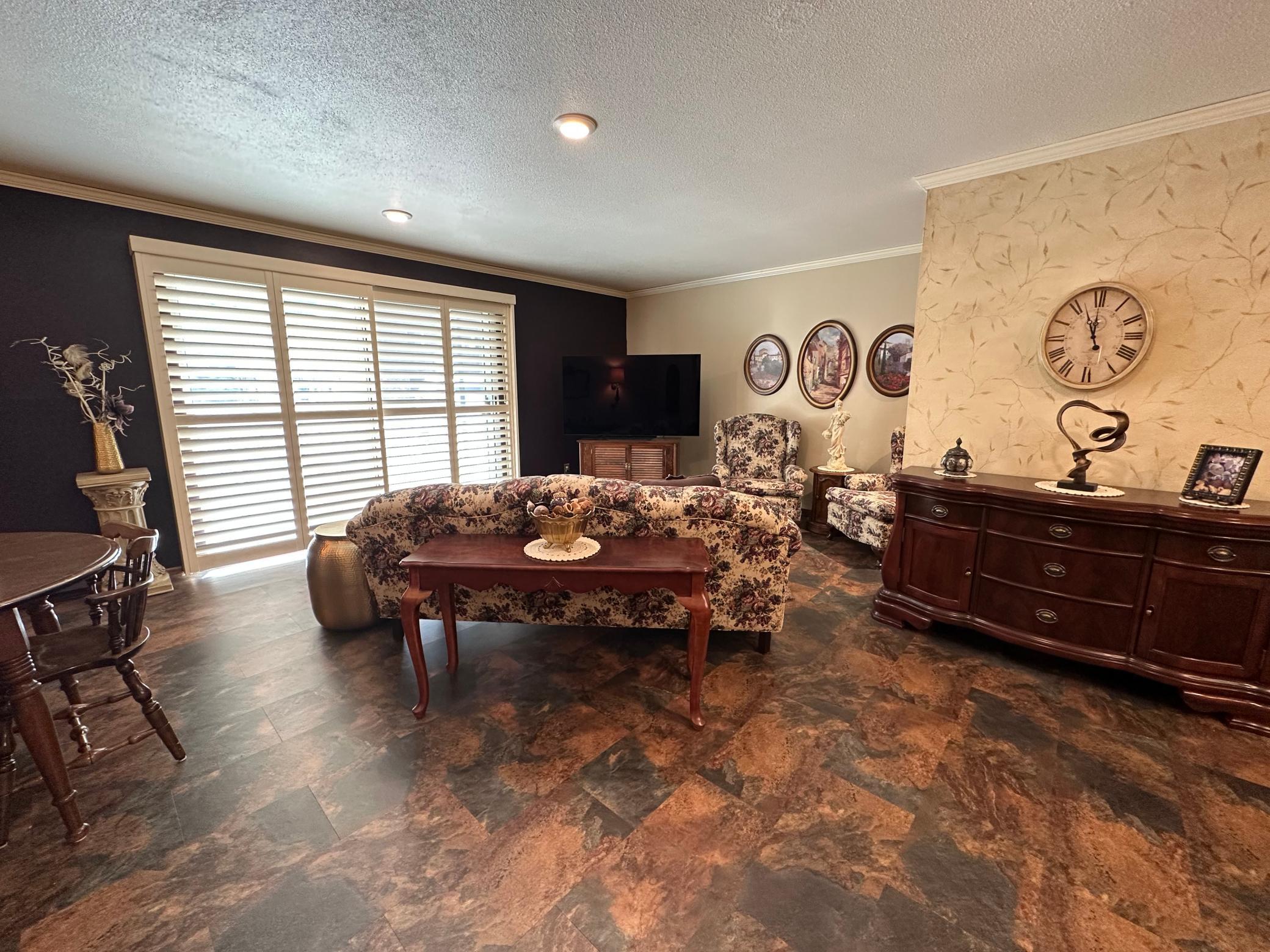 1968 condo for sale at 530 6th Avenue W, Unit 3 in West Fargo, ND — 2 bed, 1 bath (photo 13 of 40)