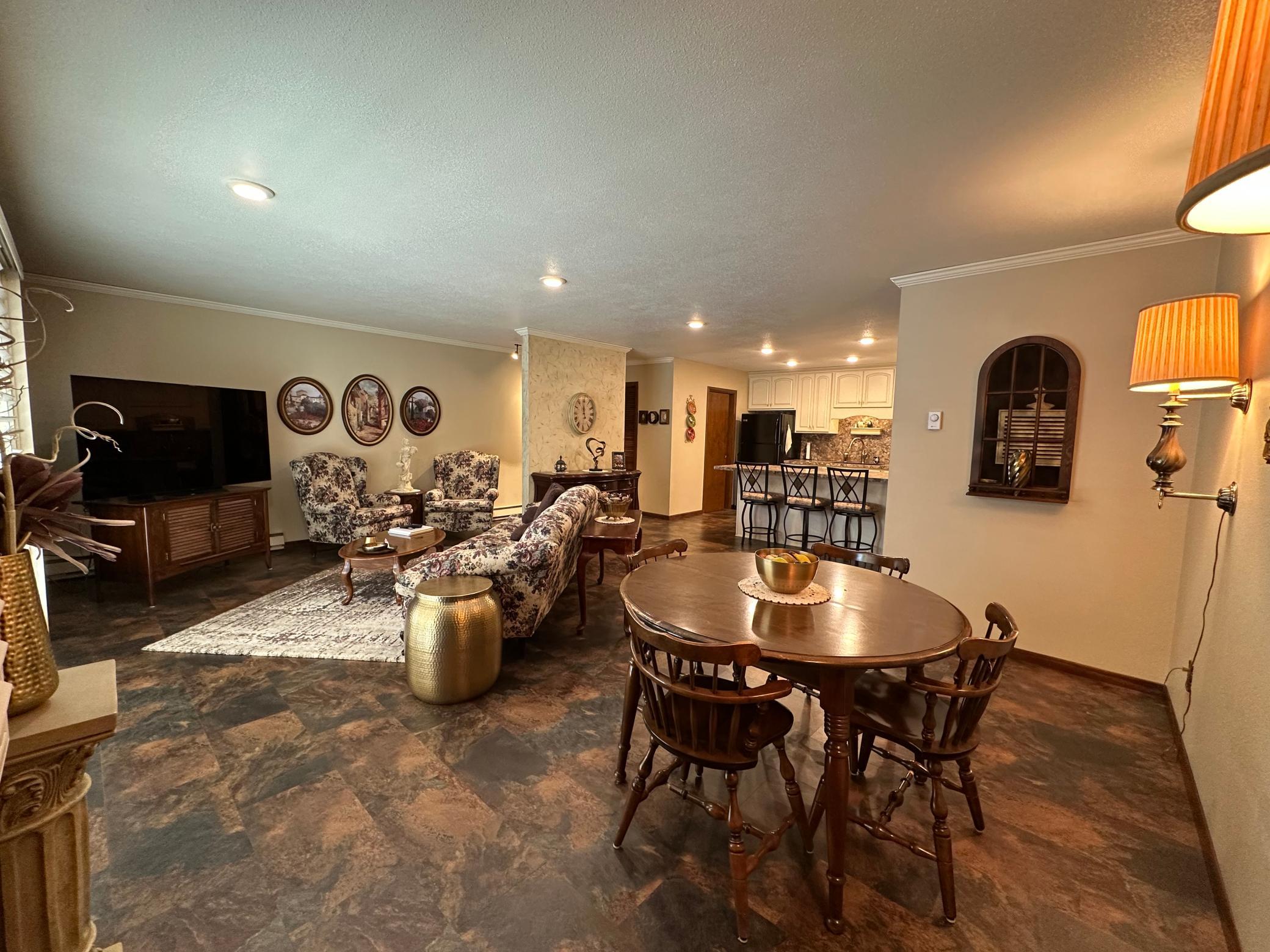 1968 condo for sale at 530 6th Avenue W, Unit 3 in West Fargo, ND — 2 bed, 1 bath (photo 15 of 40)
