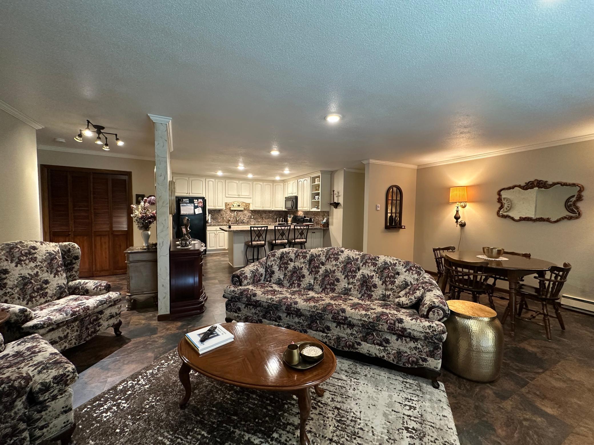 1968 condo for sale at 530 6th Avenue W, Unit 3 in West Fargo, ND — 2 bed, 1 bath (photo 16 of 40)