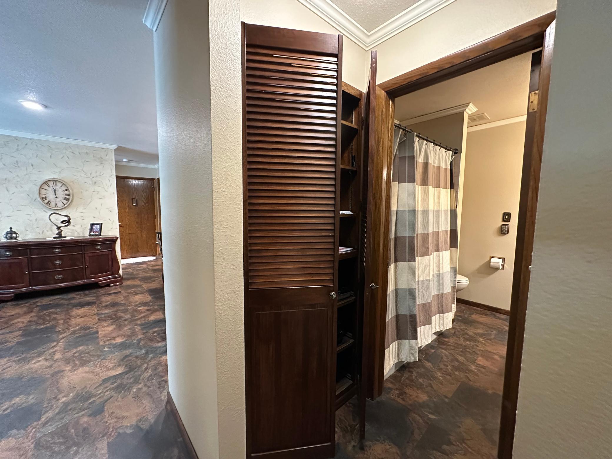 1968 condo for sale at 530 6th Avenue W, Unit 3 in West Fargo, ND — 2 bed, 1 bath (photo 19 of 40)