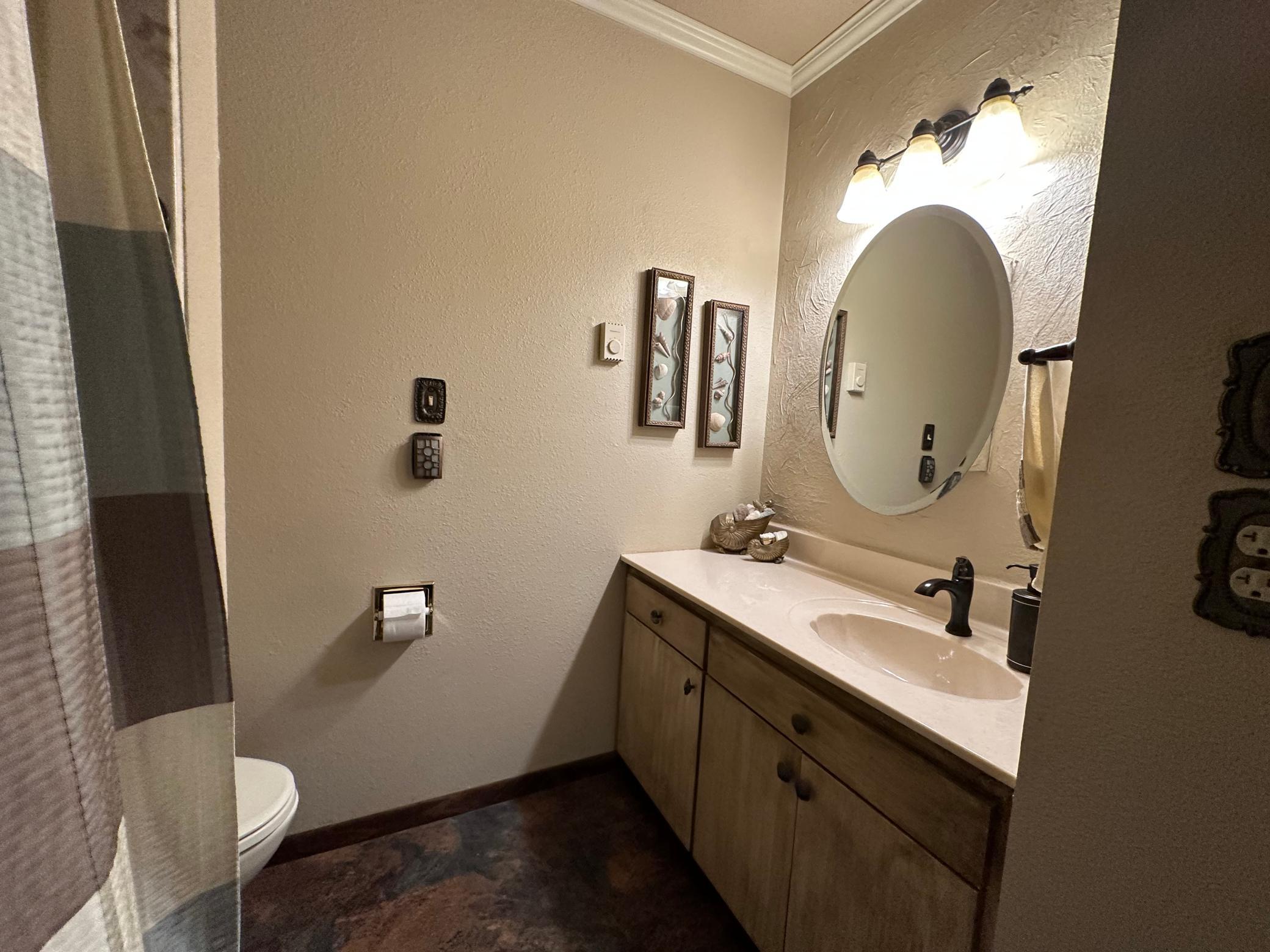 1968 condo for sale at 530 6th Avenue W, Unit 3 in West Fargo, ND — 2 bed, 1 bath (photo 21 of 40)