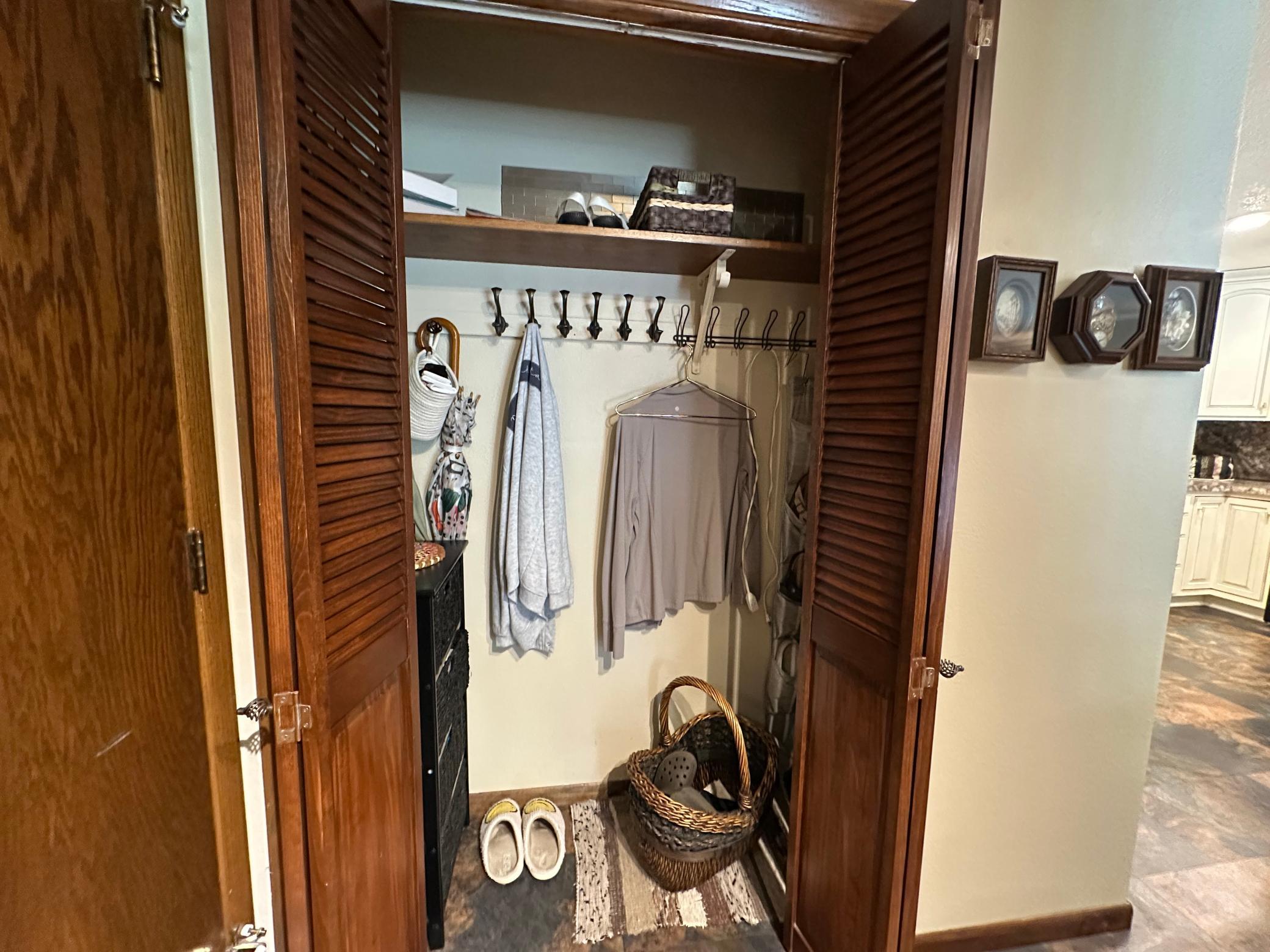 1968 condo for sale at 530 6th Avenue W, Unit 3 in West Fargo, ND — 2 bed, 1 bath (photo 5 of 40)