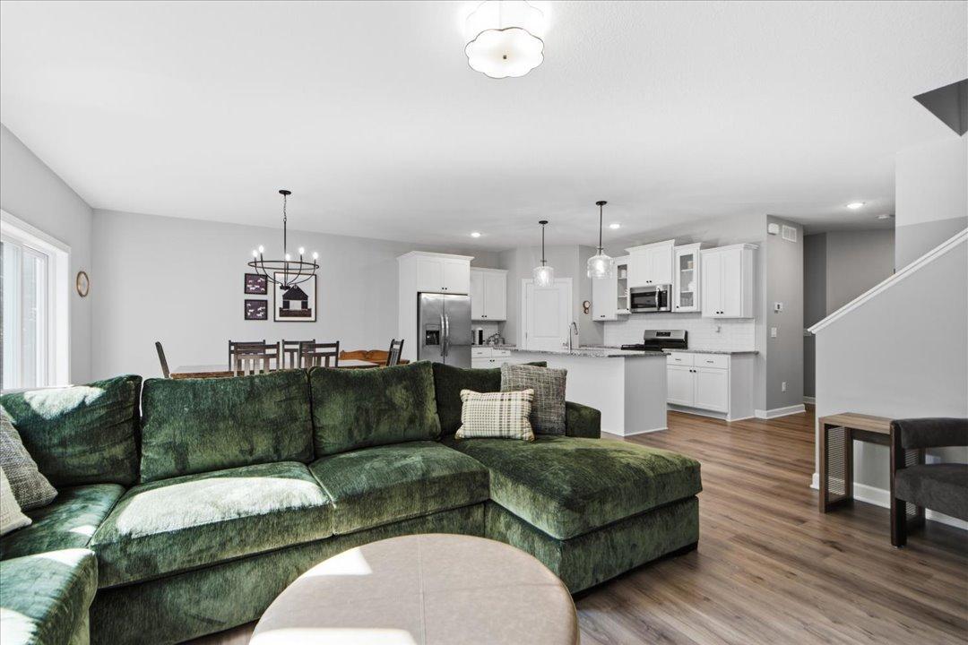 2023 single family home for sale at 31594 Green Scene Drive in Breezy Point, MN — 4 bed, 3 bath (photo 11 of 38)
