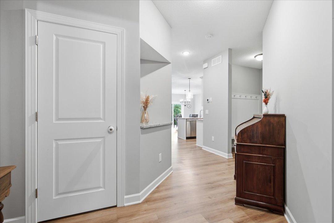 2023 single family home for sale at 31594 Green Scene Drive in Breezy Point, MN — 4 bed, 3 bath (photo 25 of 38)